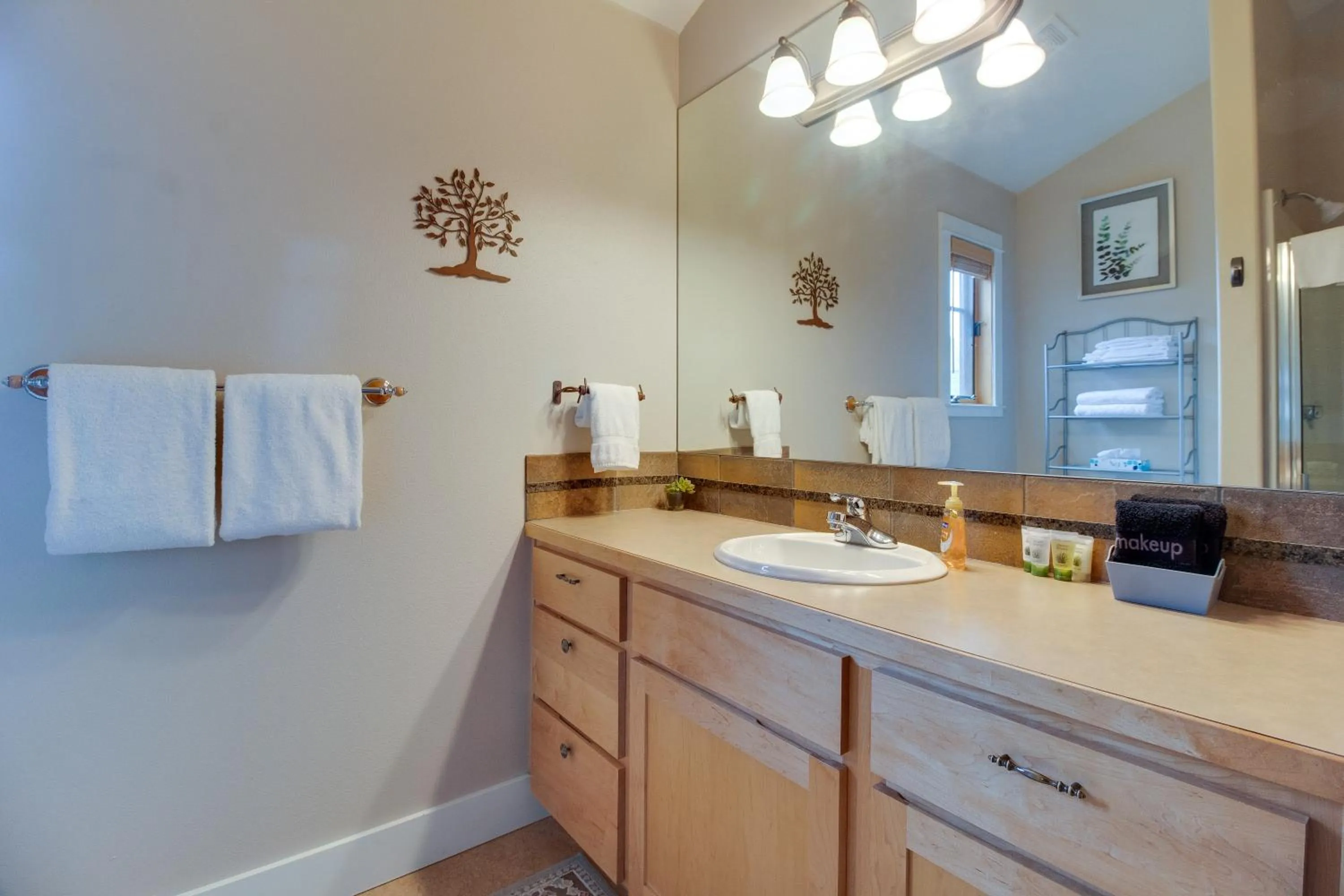 Property building in Riley`s Mountain View