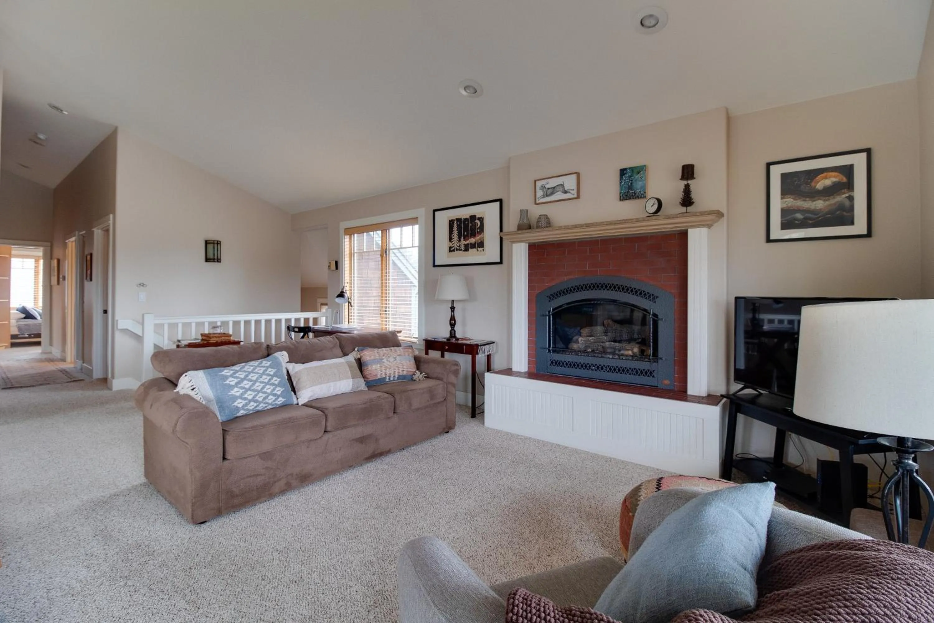 Property building in Riley`s Mountain View