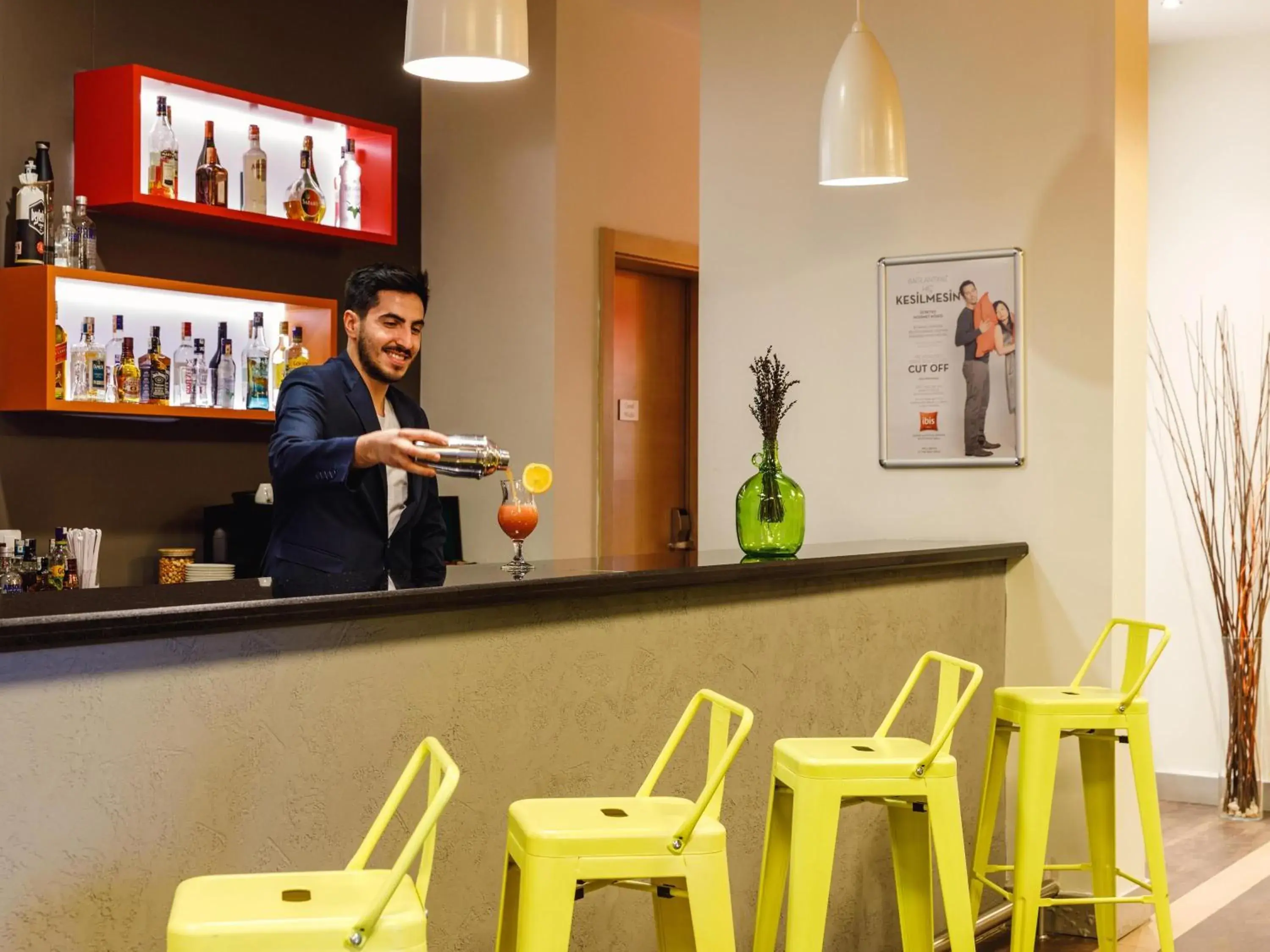 Lounge or bar in Ibis Istanbul Esenyurt Lounge or bar in Ibis Istanbul Esenyurt