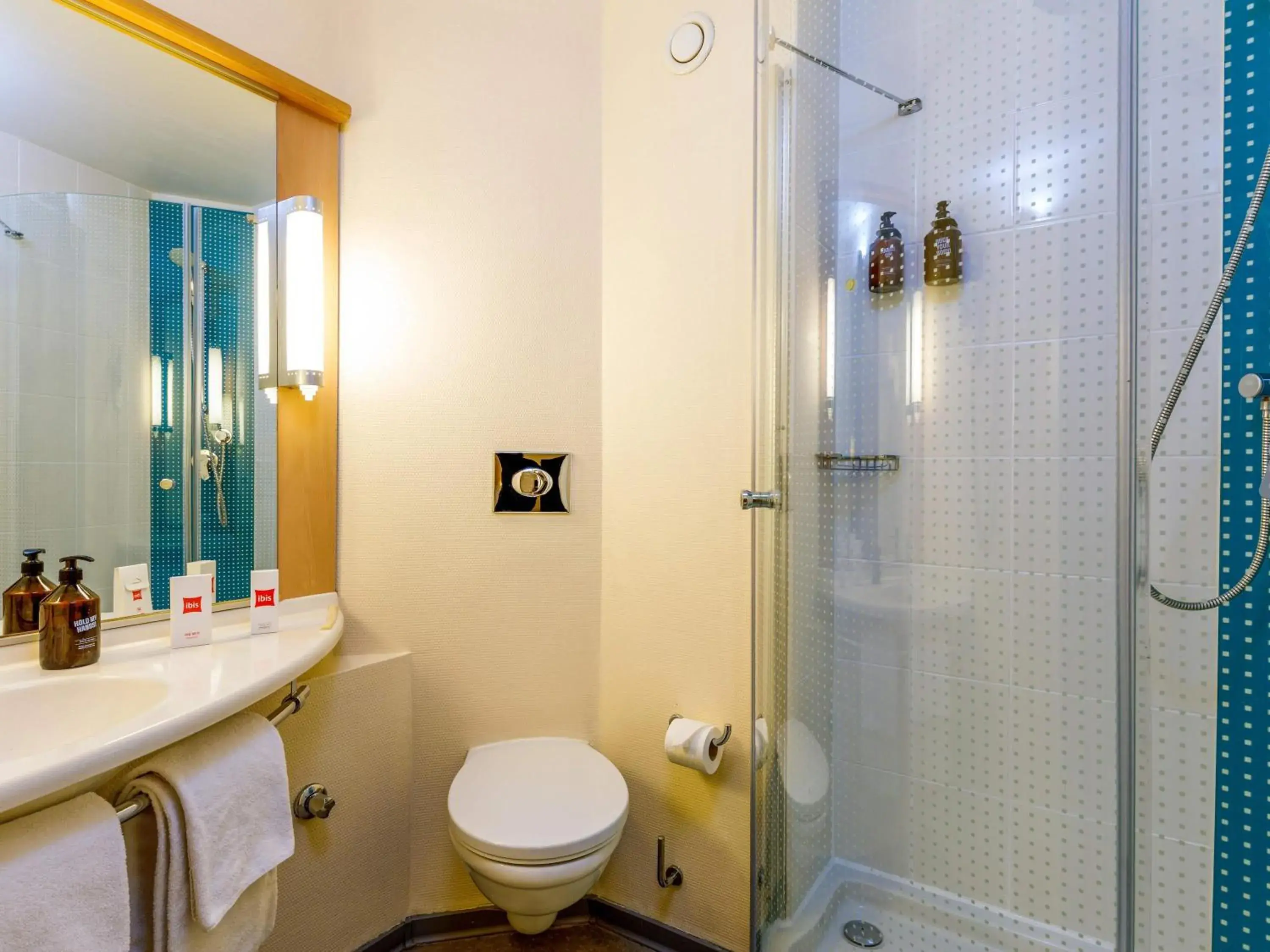 Bedroom in Ibis Istanbul Esenyurt Bedroom in Ibis Istanbul Esenyurt