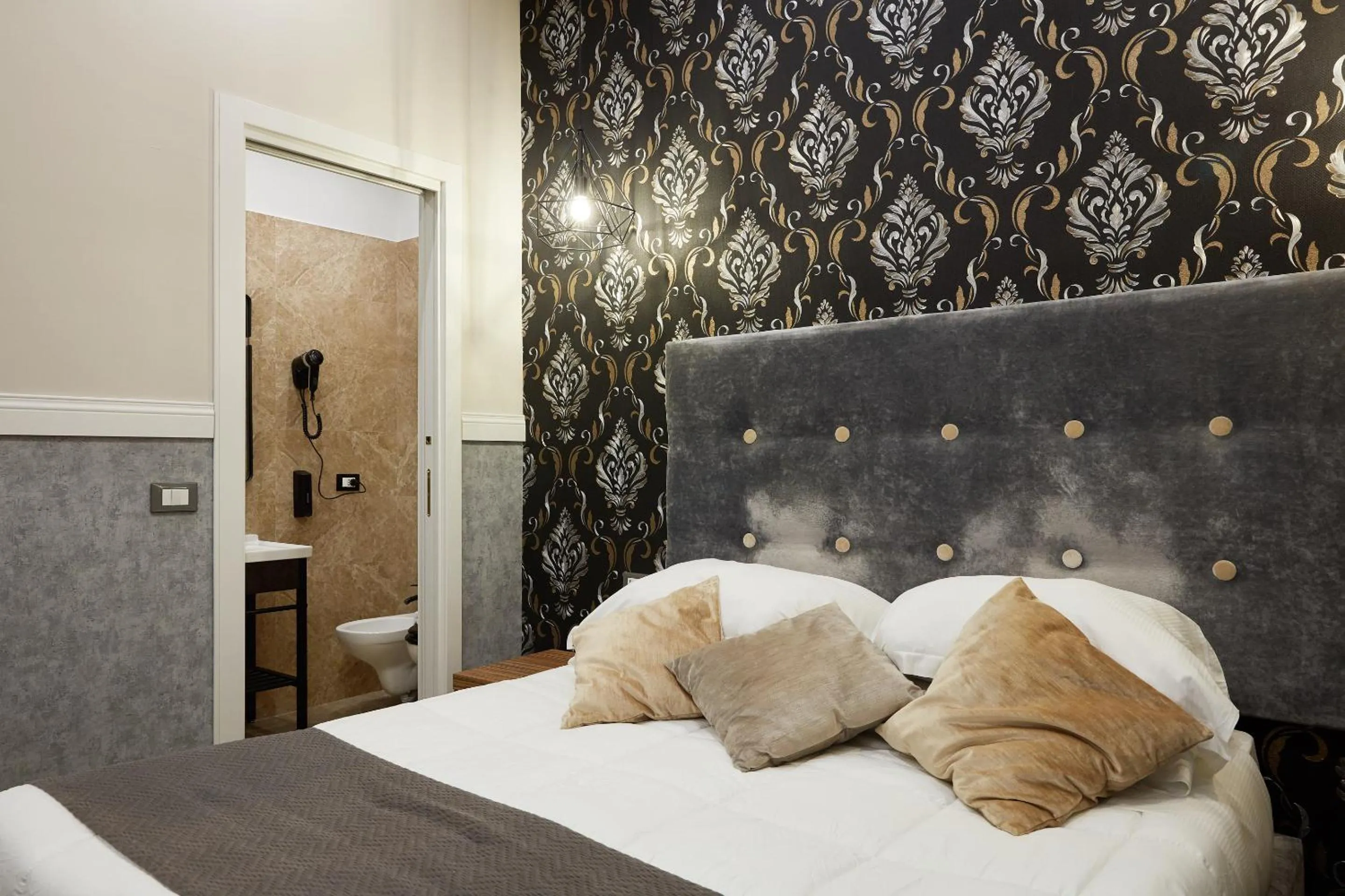 Bedroom, Bed in Hotel Roma Vaticano