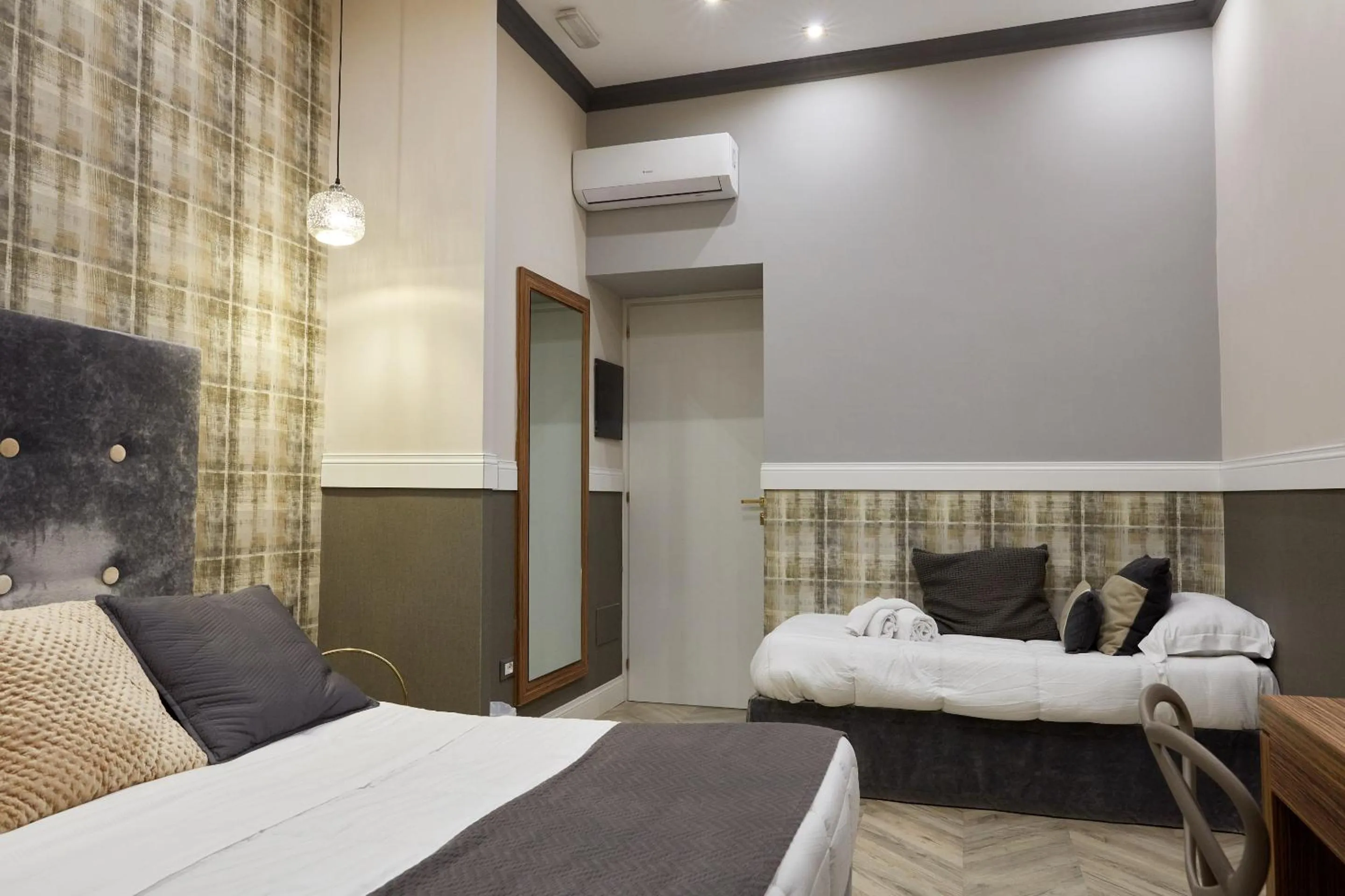 Bedroom, Bed in Hotel Roma Vaticano