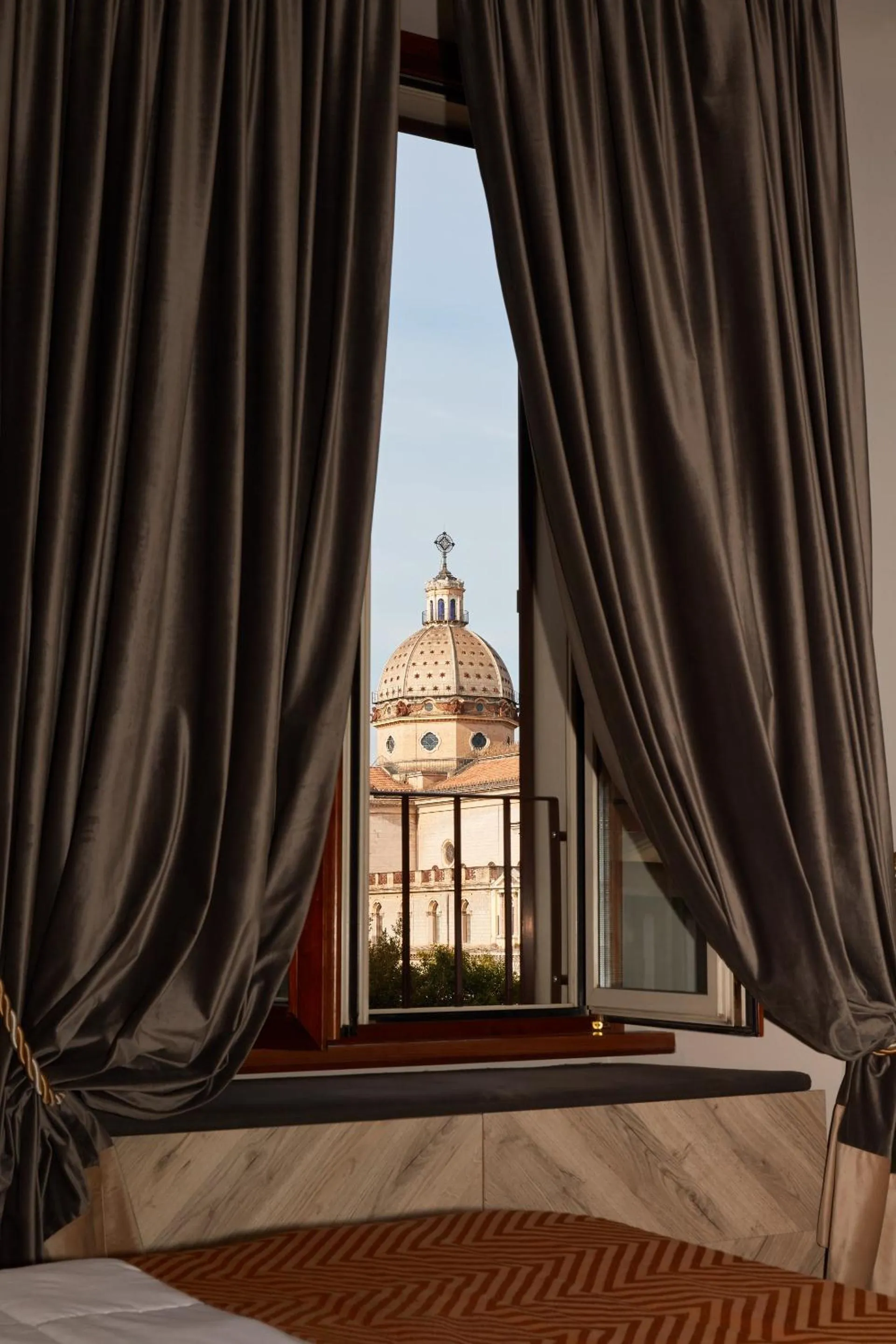 View (from property/room), Bed in Hotel Roma Vaticano