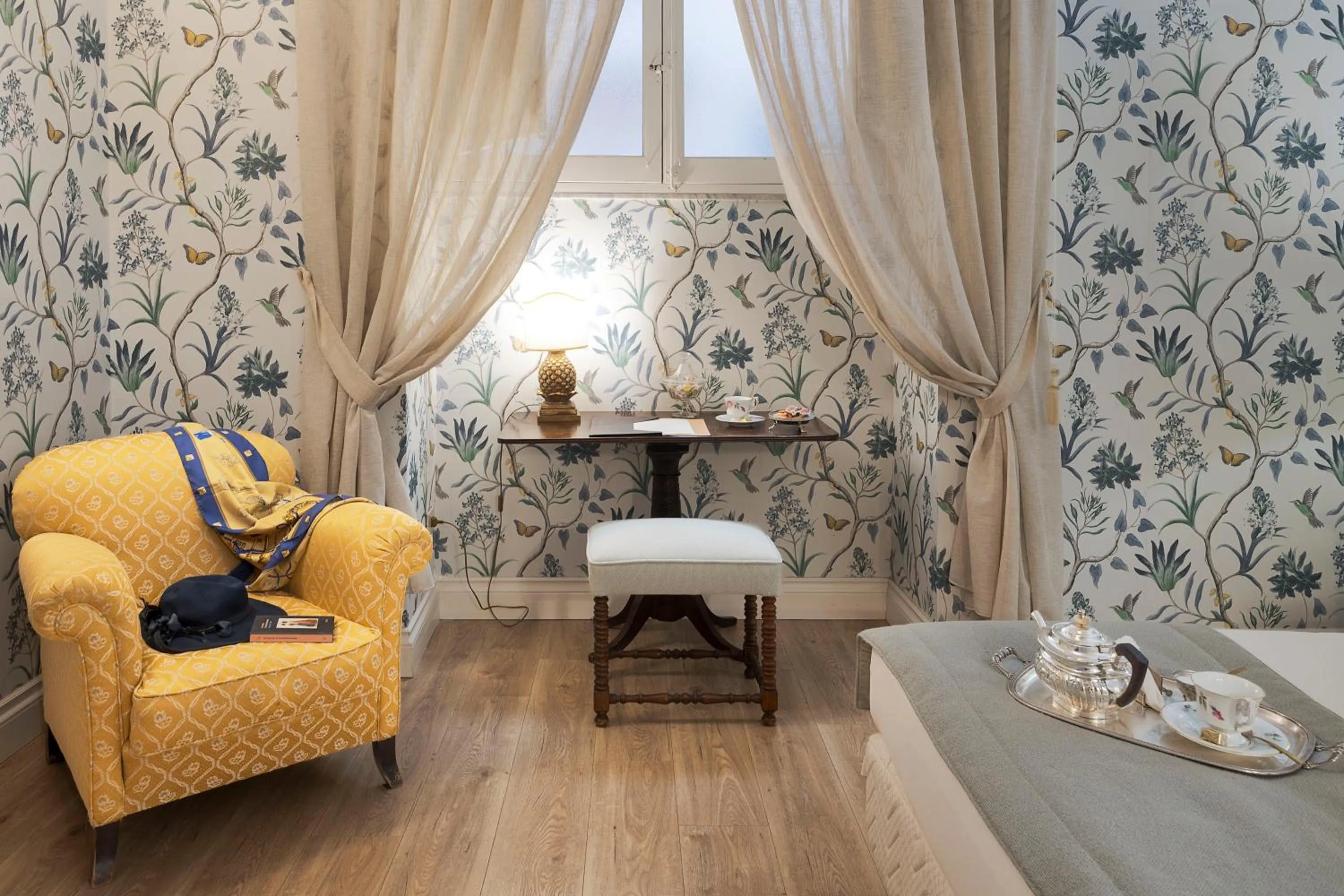 Bedroom in Palazzo Arone dei Baroni di Valentino