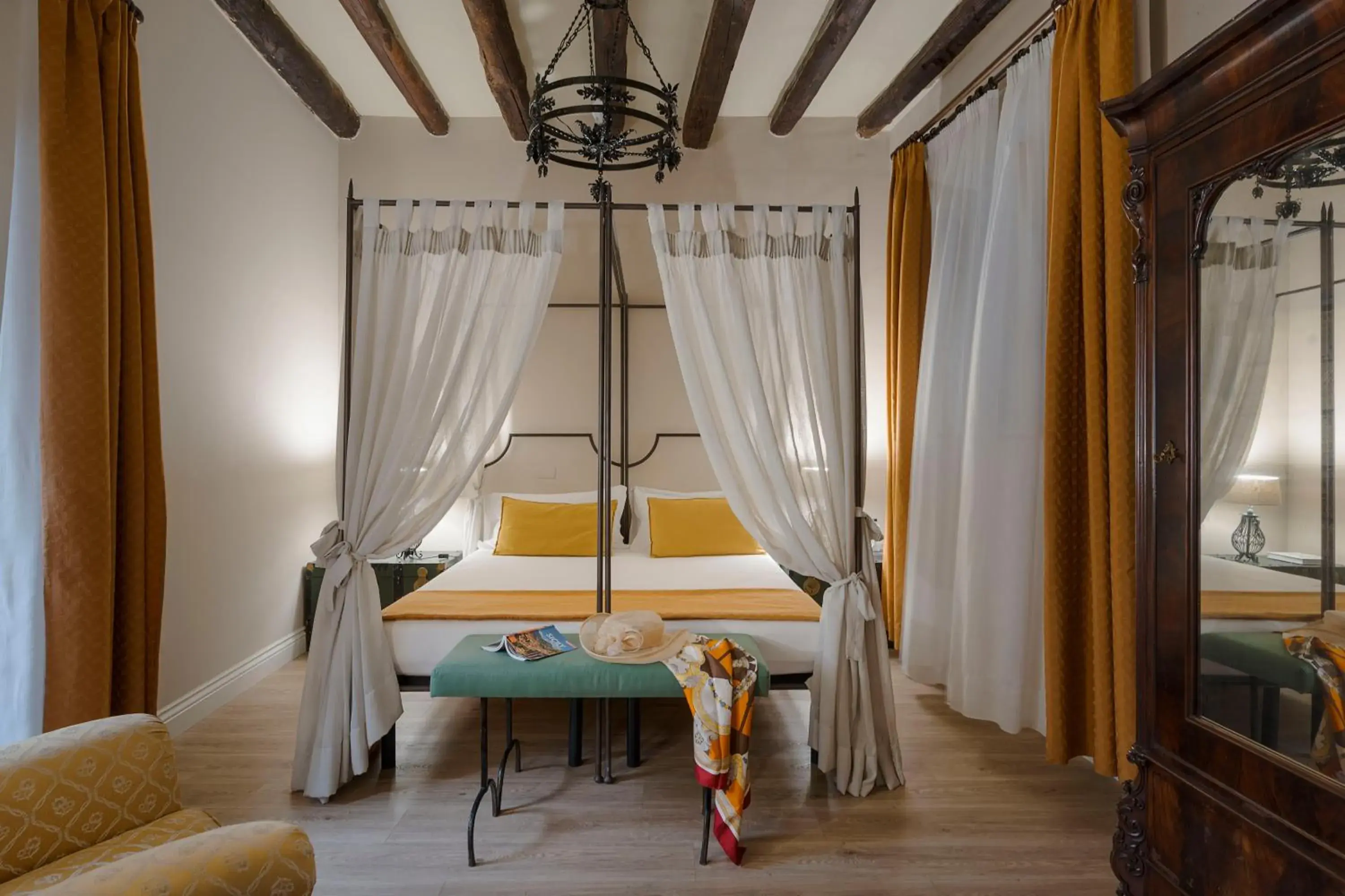 Bedroom, Bed in Palazzo Arone dei Baroni di Valentino Bedroom, Bed in Palazzo Arone dei Baroni di Valentino