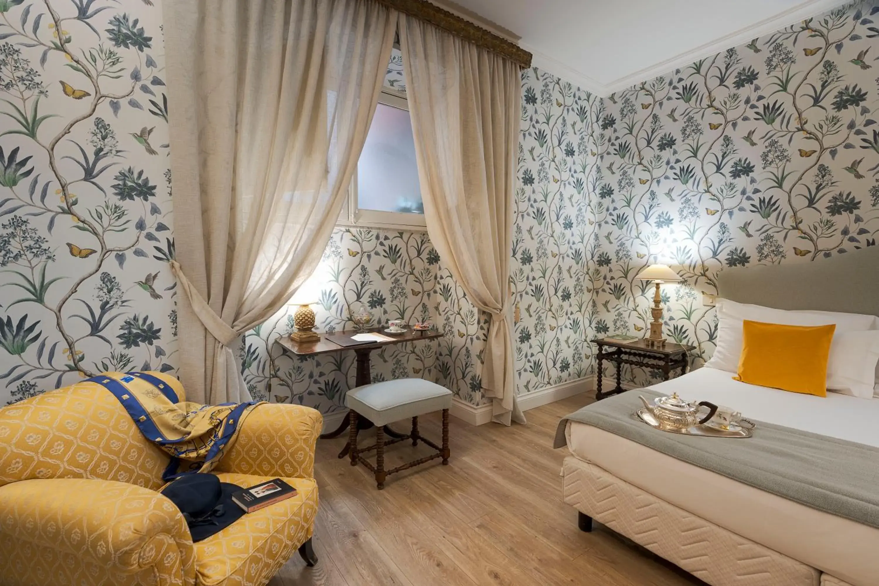 Bedroom, Bed in Palazzo Arone dei Baroni di Valentino Bedroom, Bed in Palazzo Arone dei Baroni di Valentino