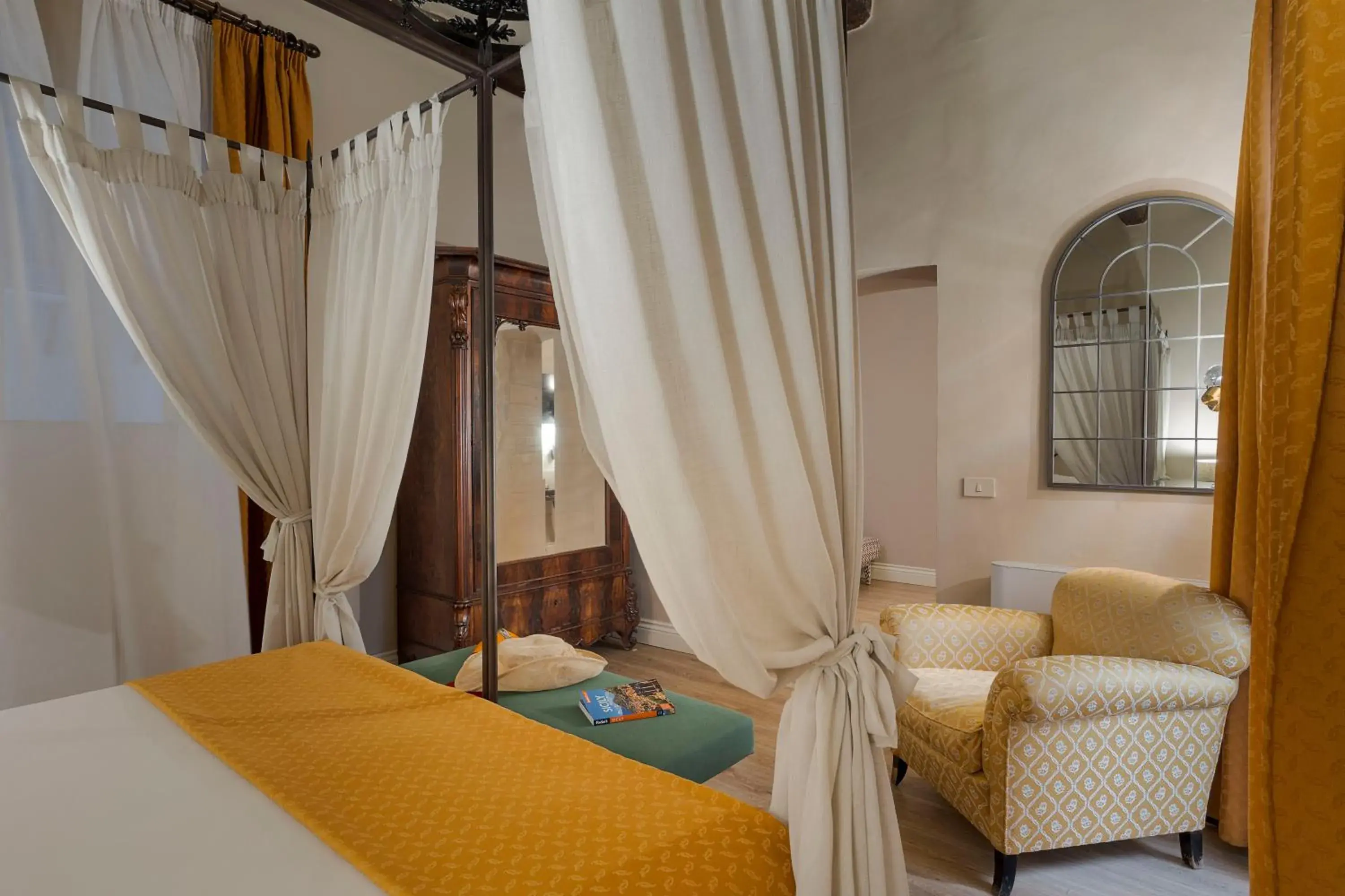 Bedroom, Bed in Palazzo Arone dei Baroni di Valentino Bedroom, Bed in Palazzo Arone dei Baroni di Valentino