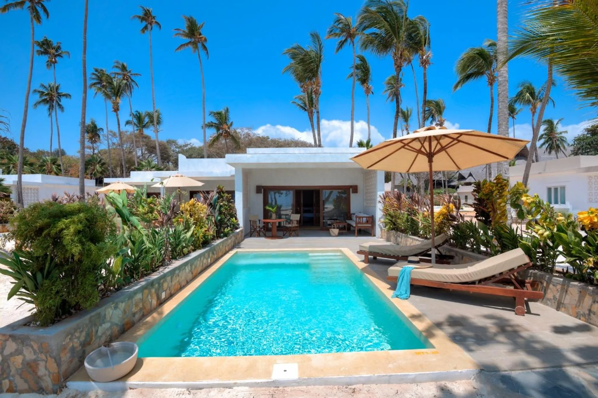 Swimming pool in Diamonds Mapenzi Beach