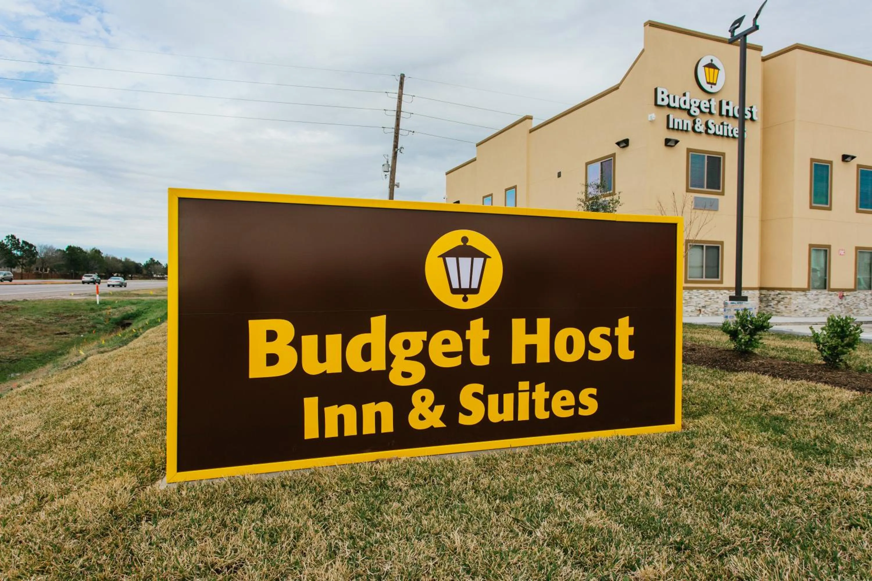Budget Host Inn & Suites