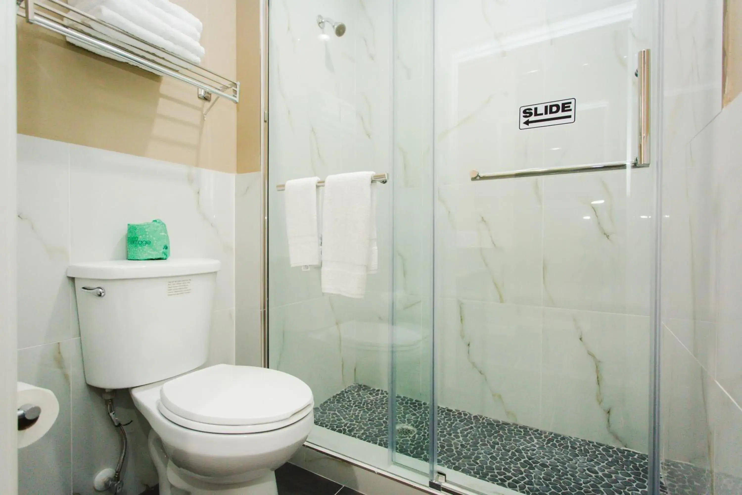 Deluxe King Suite in Budget Host Inn & Suites Deluxe King Suite in Budget Host Inn & Suites