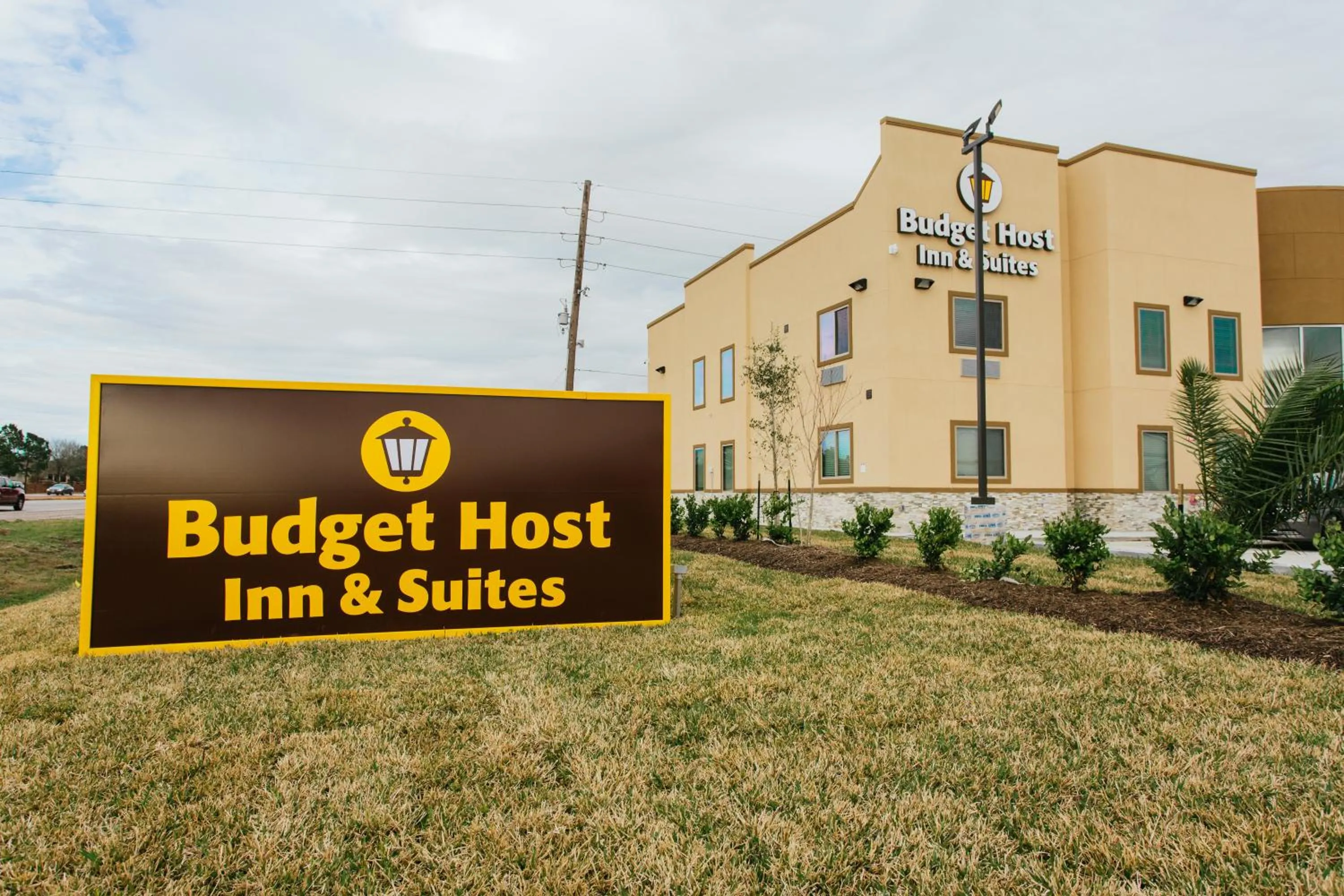 Budget Host Inn & Suites