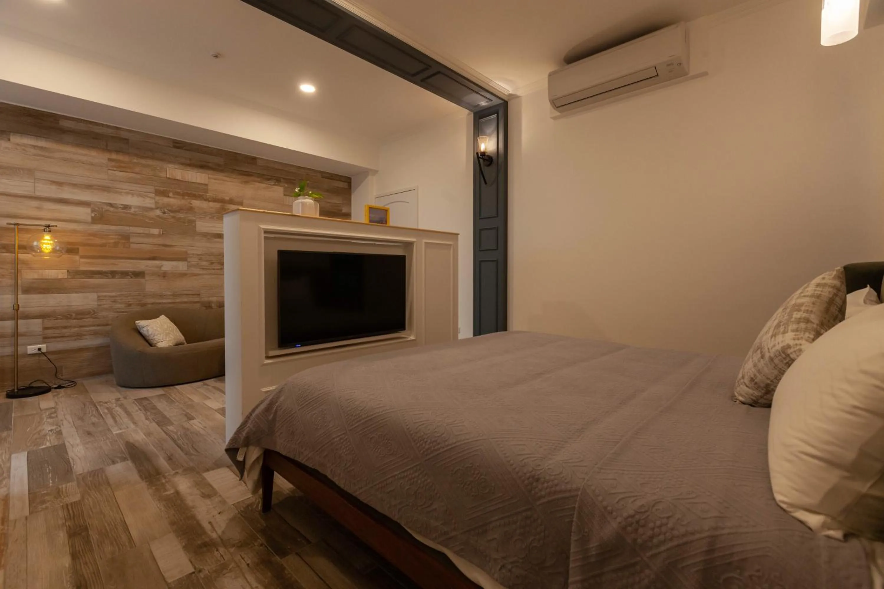 Bed in Rambling Snail