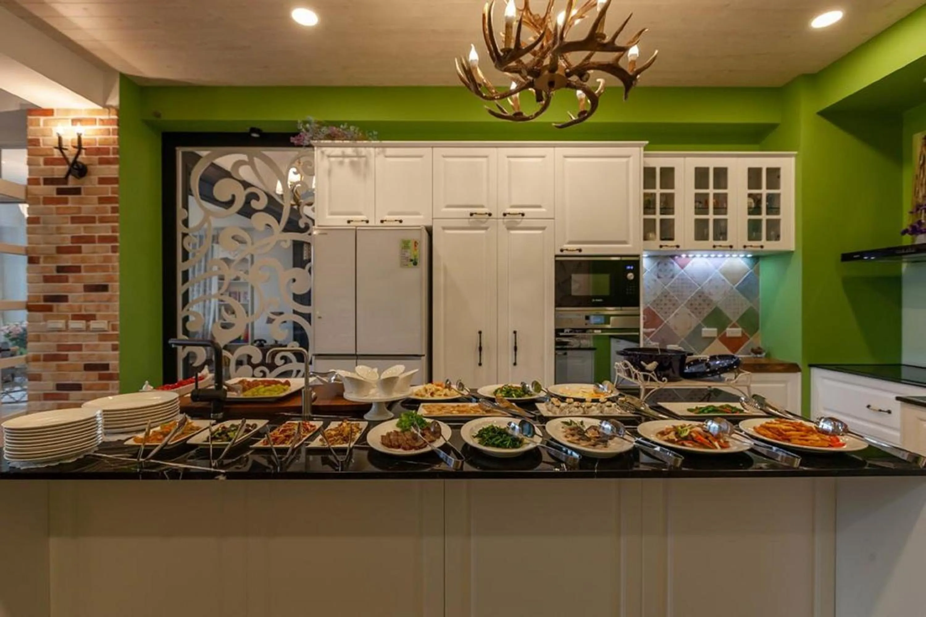 Decorative detail in Rambling Snail