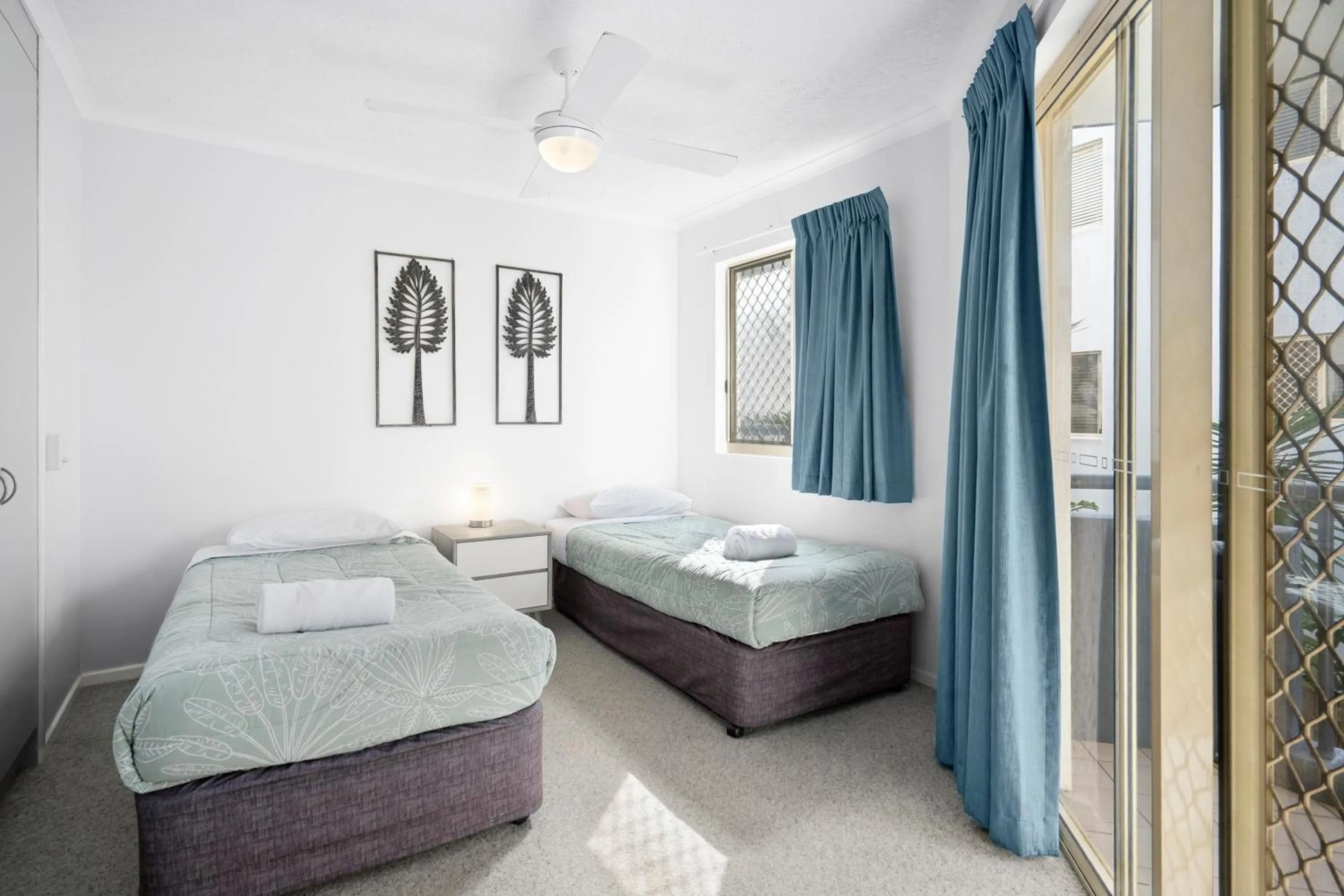 Bedroom, Bed in Kings Way Apartments