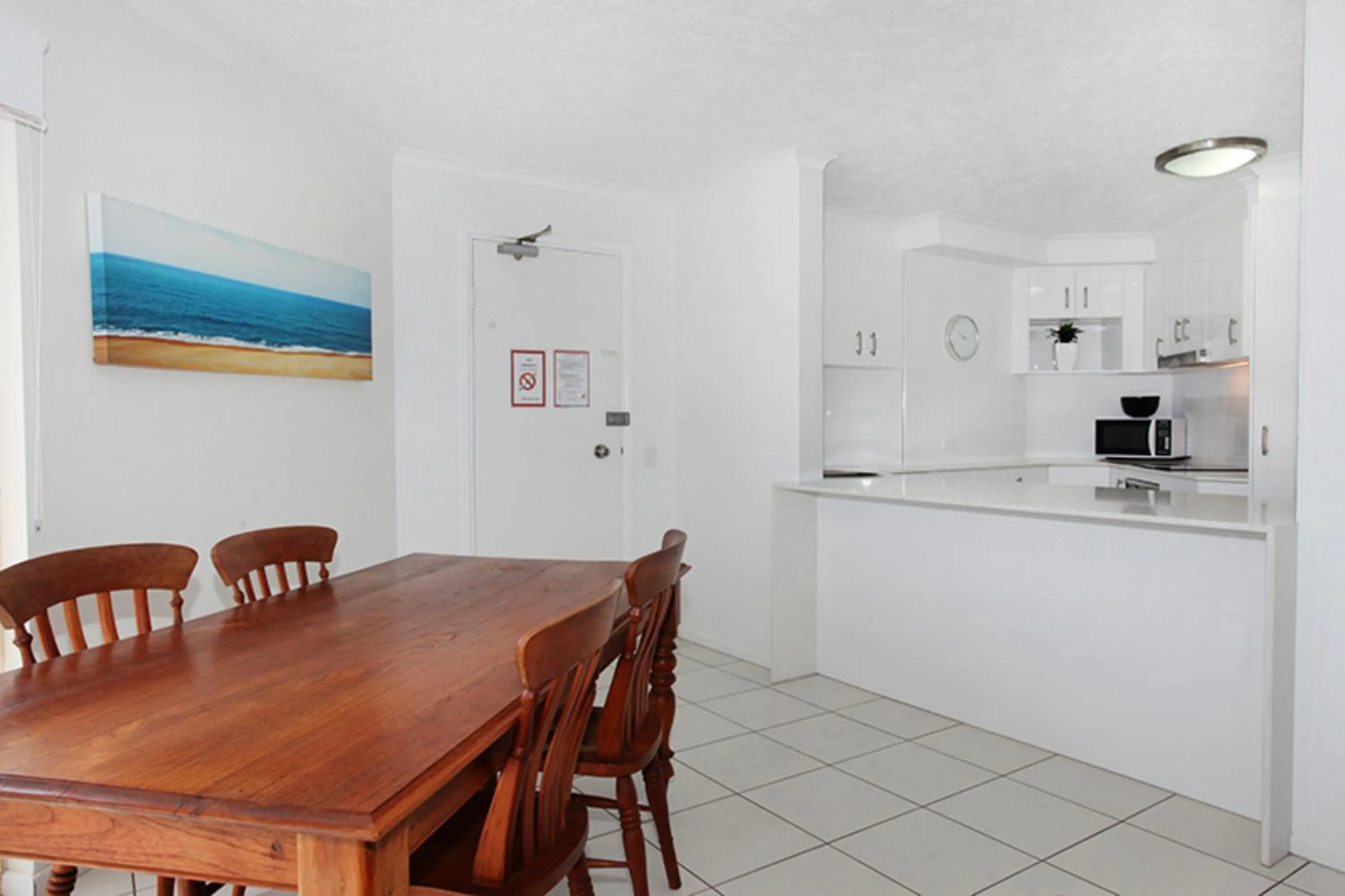 Kitchen or kitchenette in Kings Way Apartments