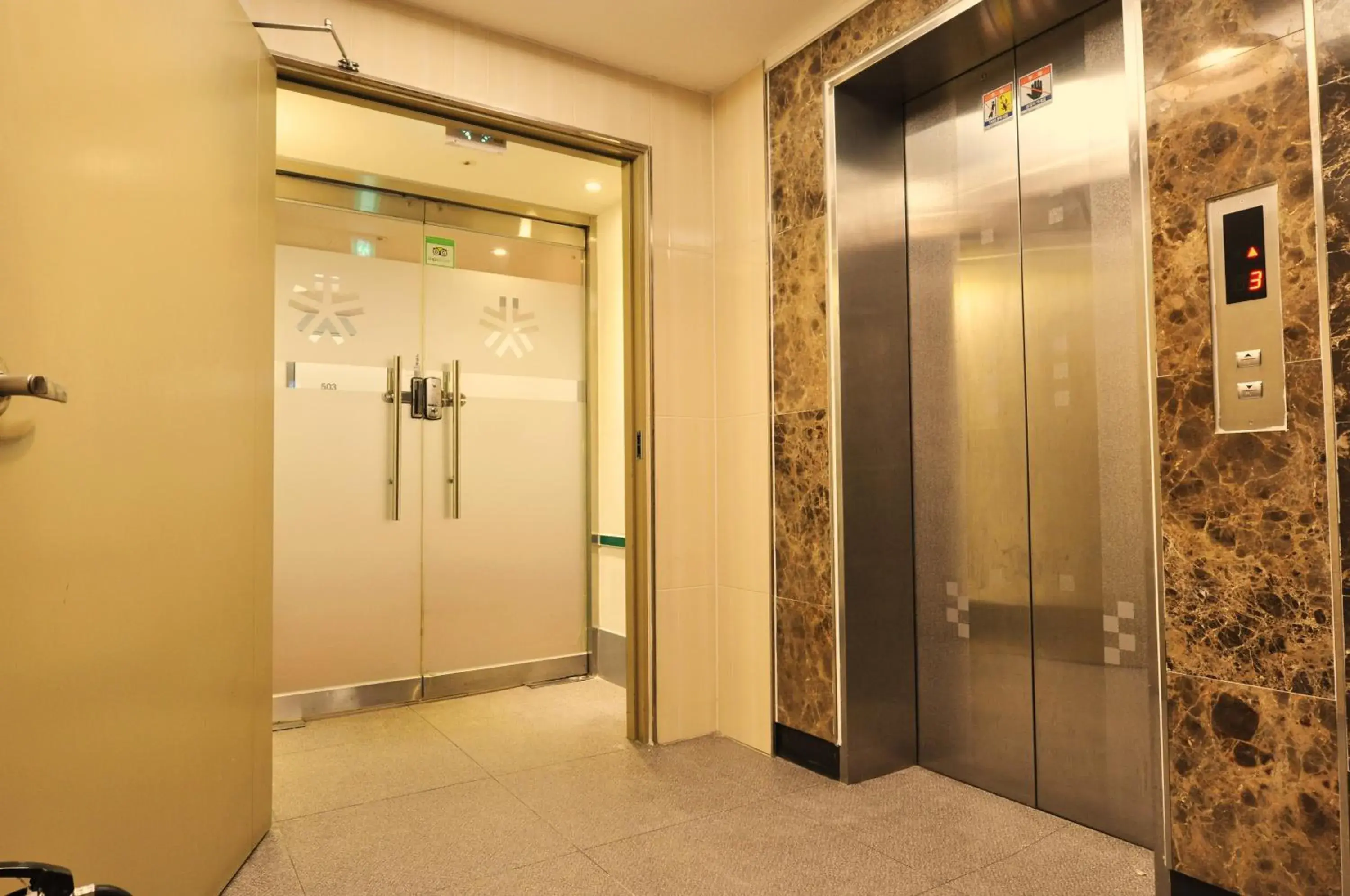 Facade/entrance in OYO Hostel Myeongdong 3 Facade/entrance in OYO Hostel Myeongdong 3