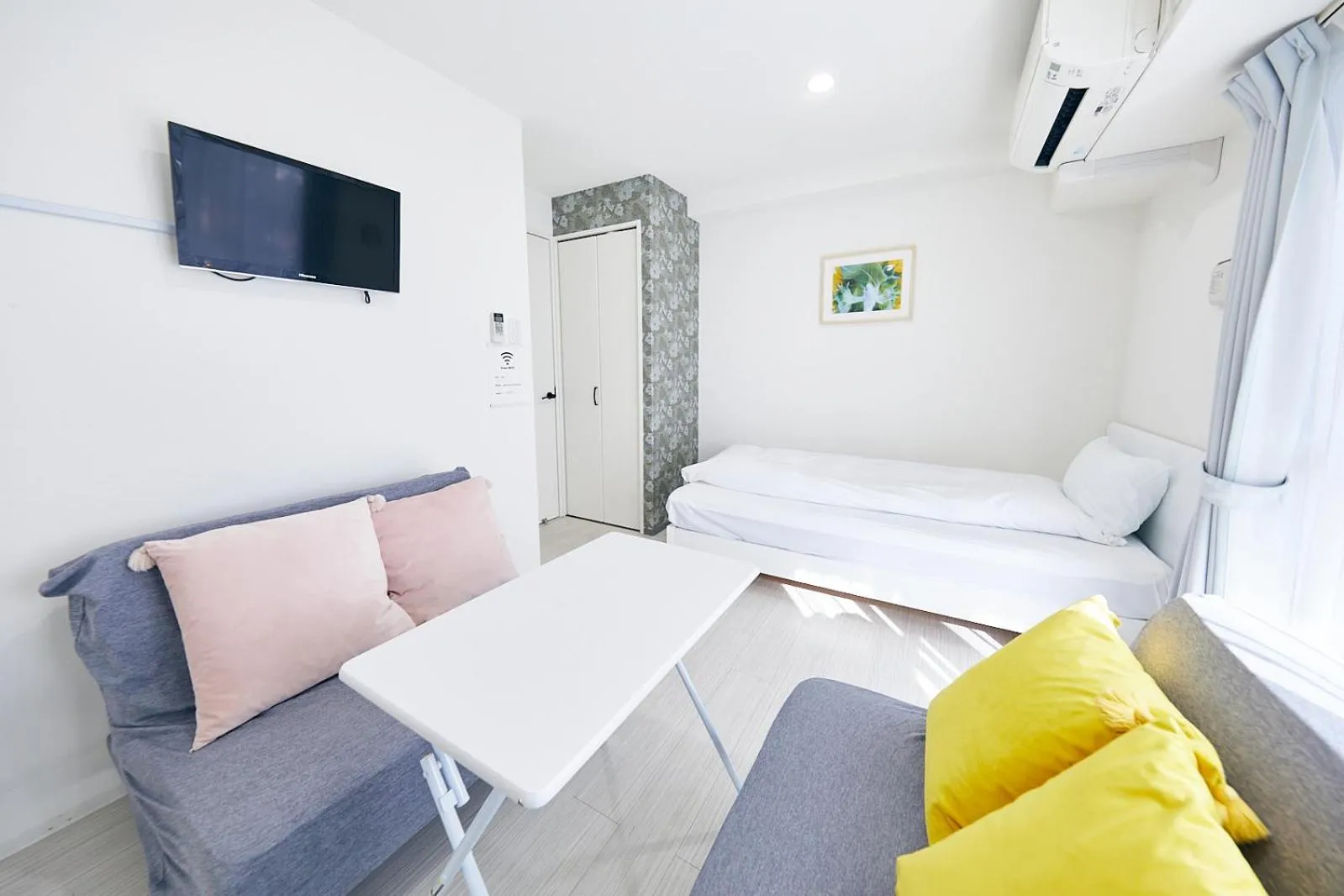 Living room, Bed in Montana Flat Yebisu