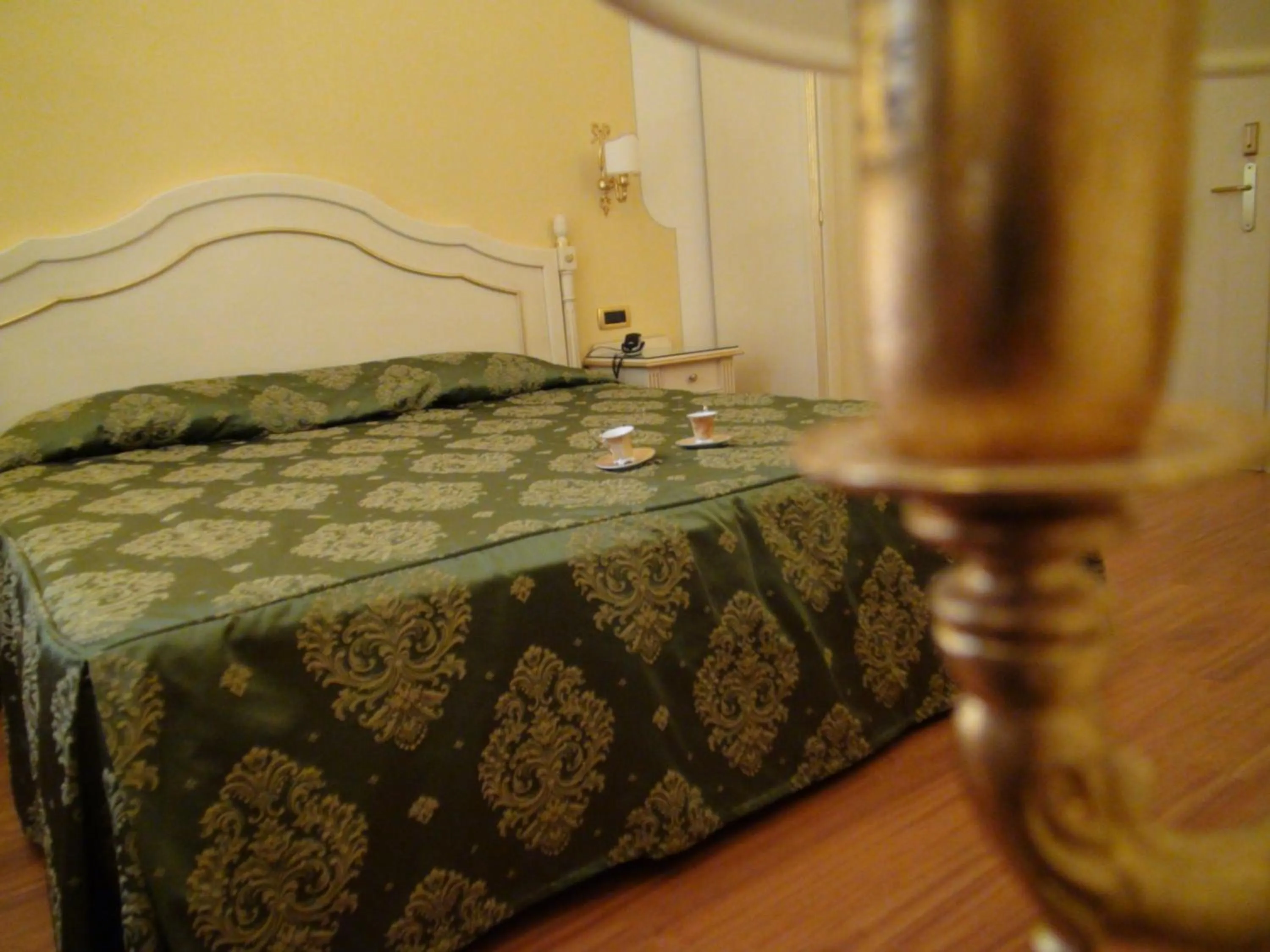 Bedroom, Bed in Hotel La Campagnola 1926