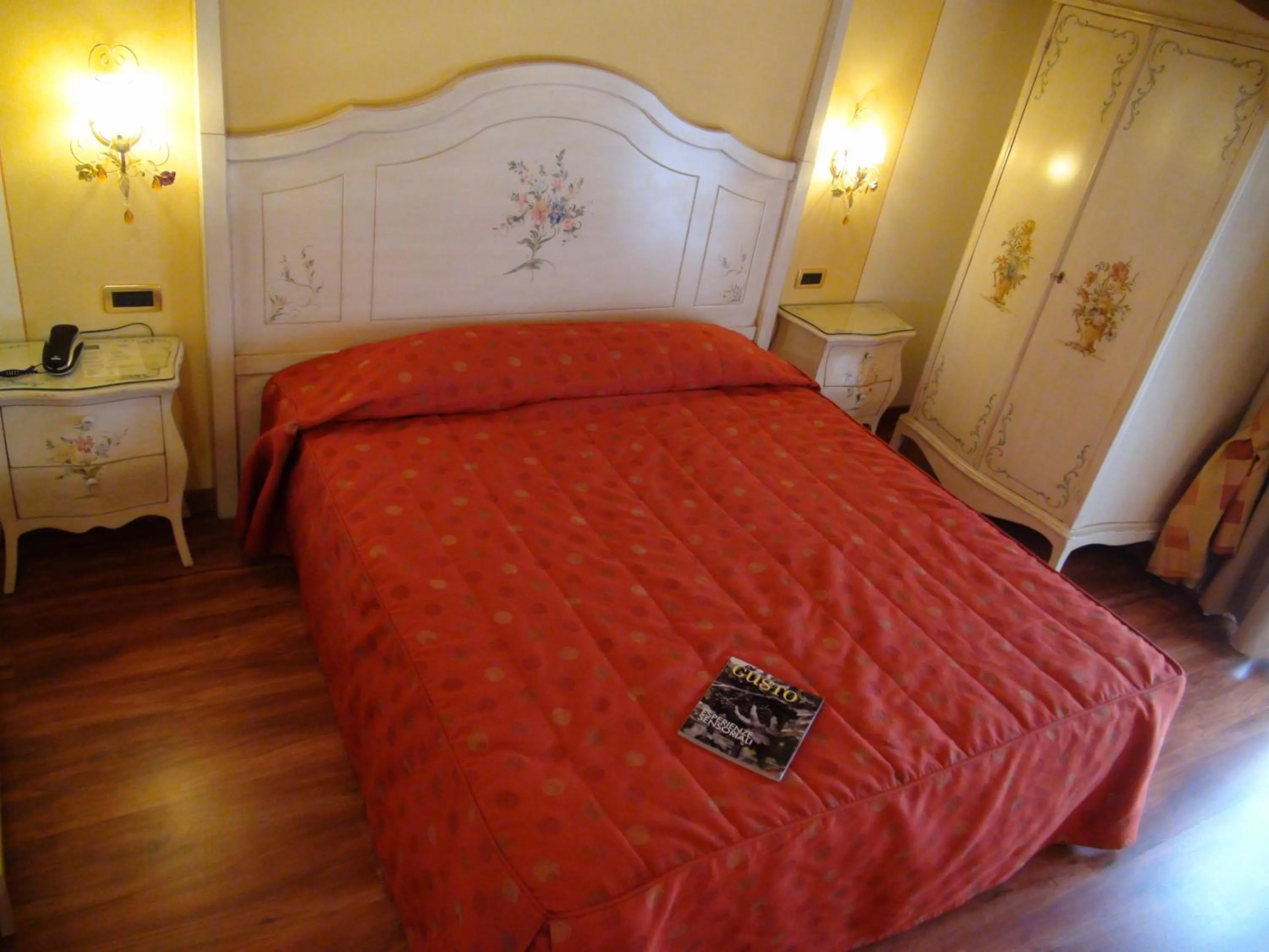 Bedroom, Bed in Hotel La Campagnola 1926