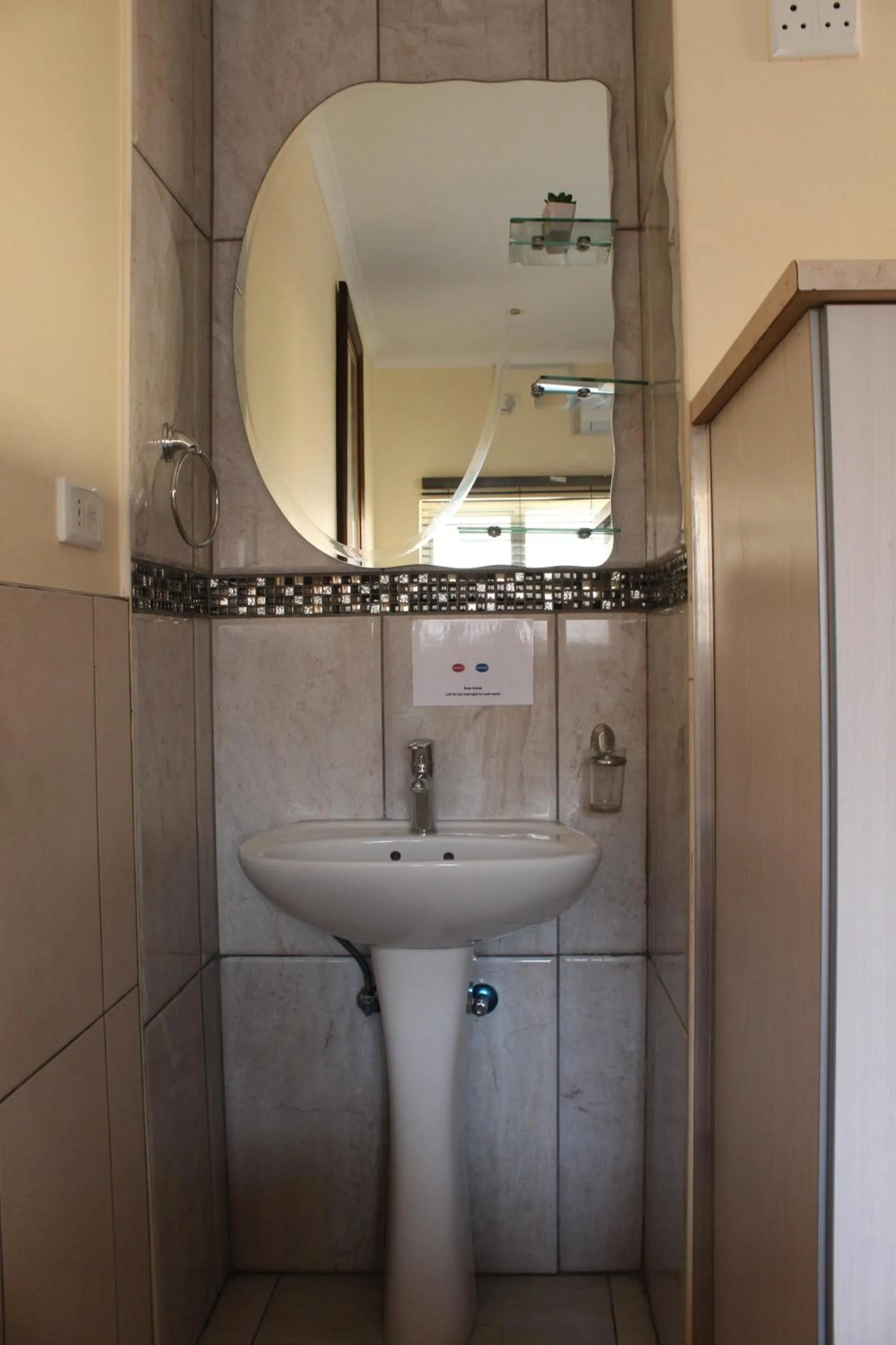 Bathroom in Esperanca Guesthouse