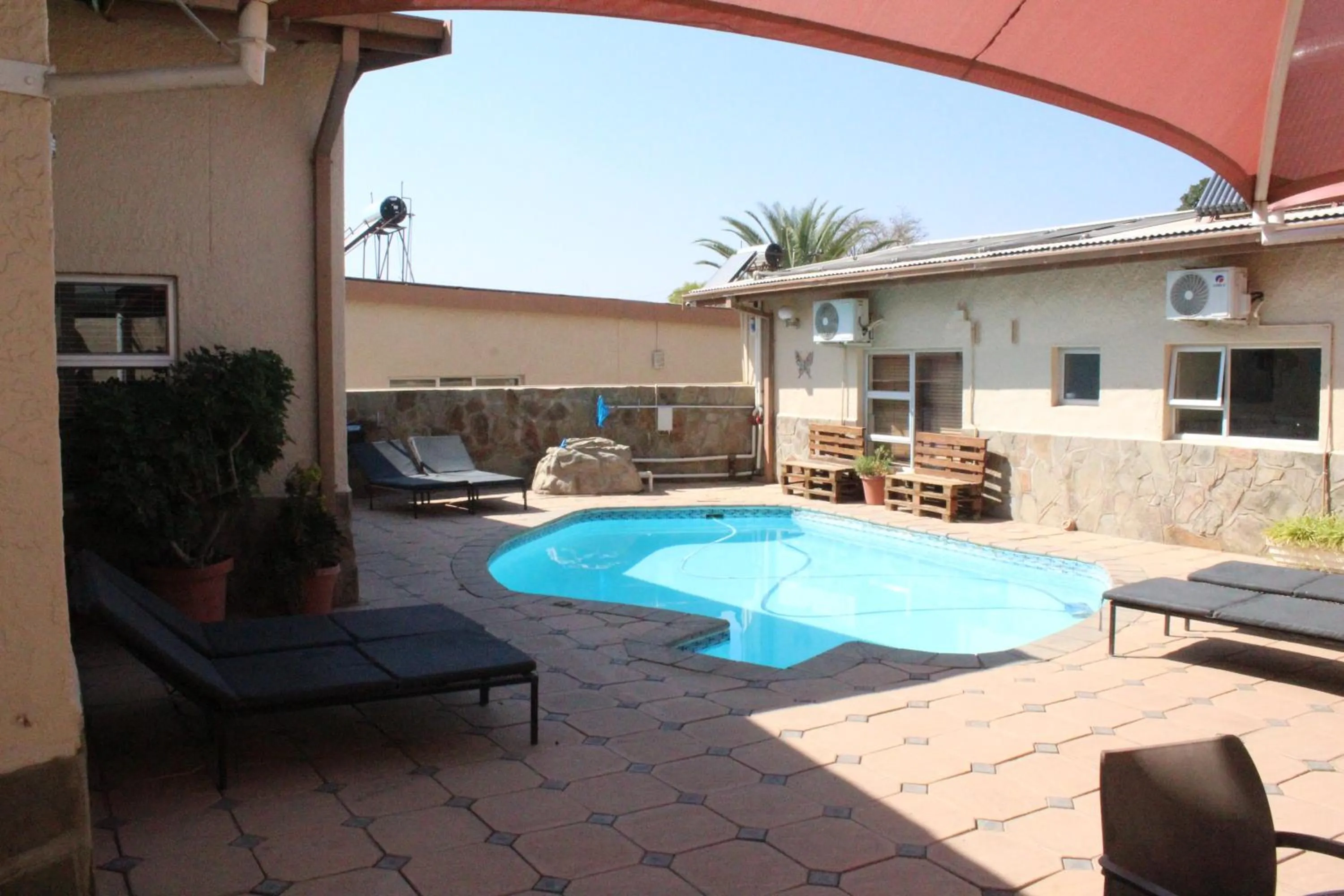 Swimming pool in Esperanca Guesthouse