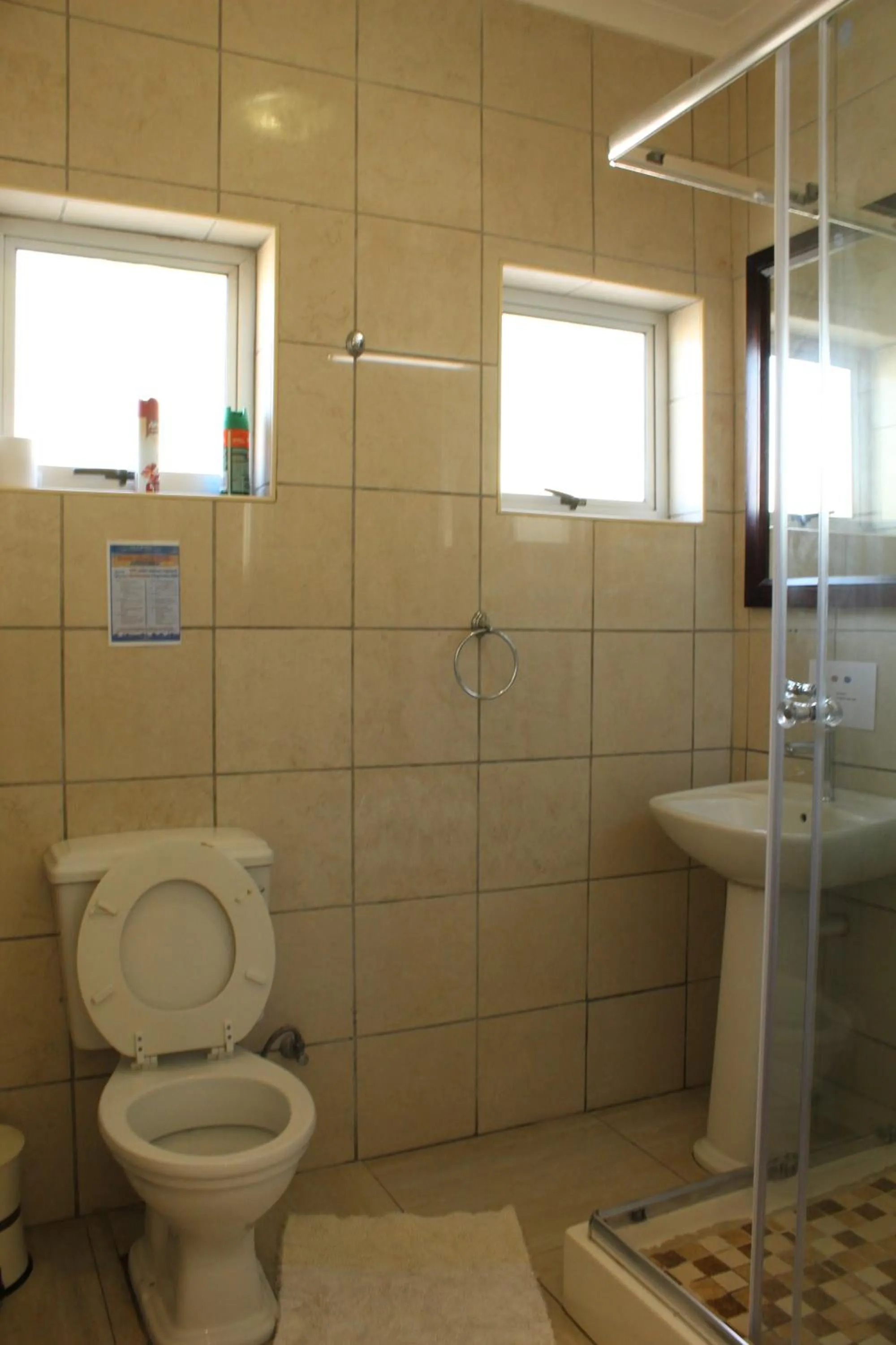 Shower in Esperanca Guesthouse