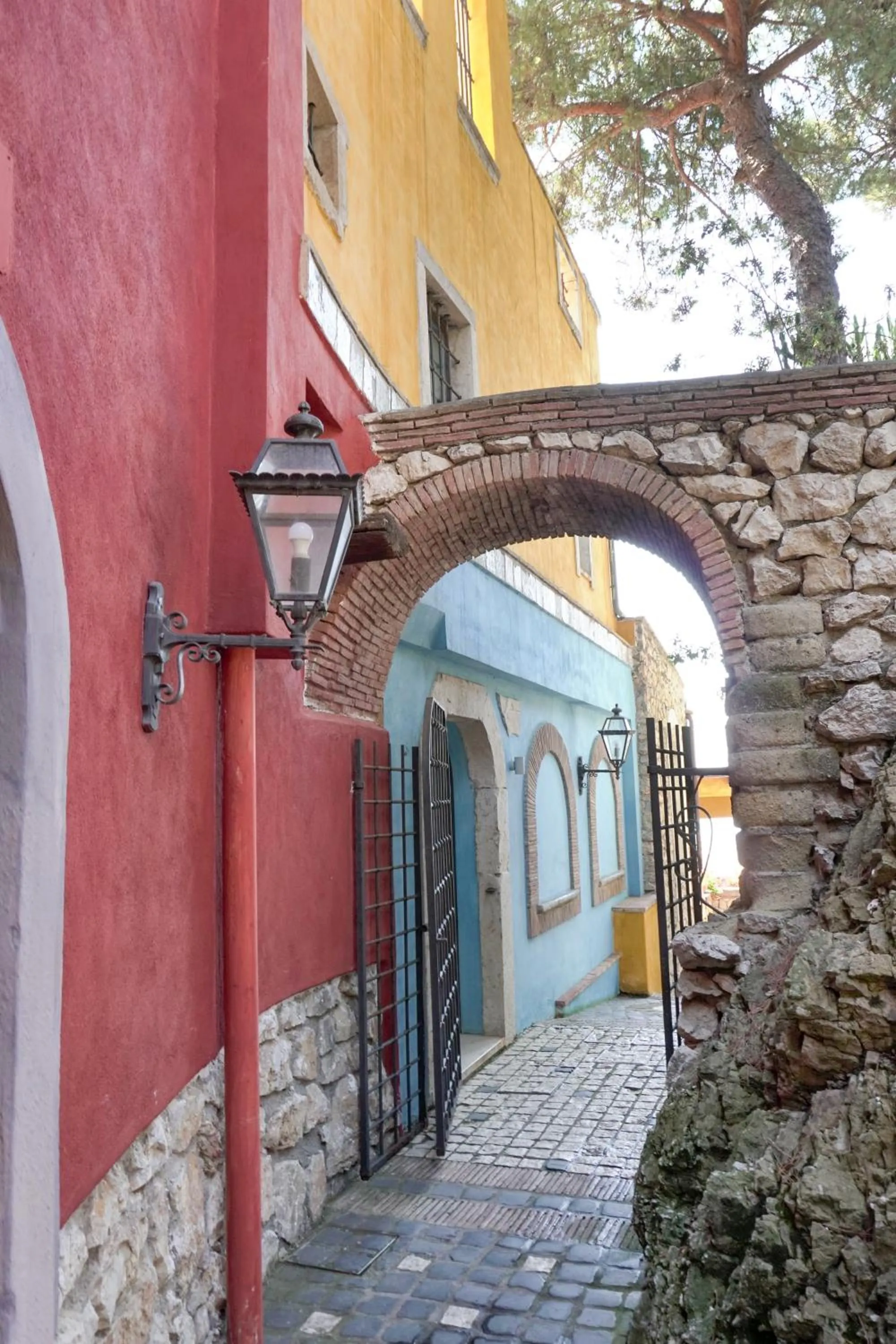 Property building in Aeneas' Landing Resort