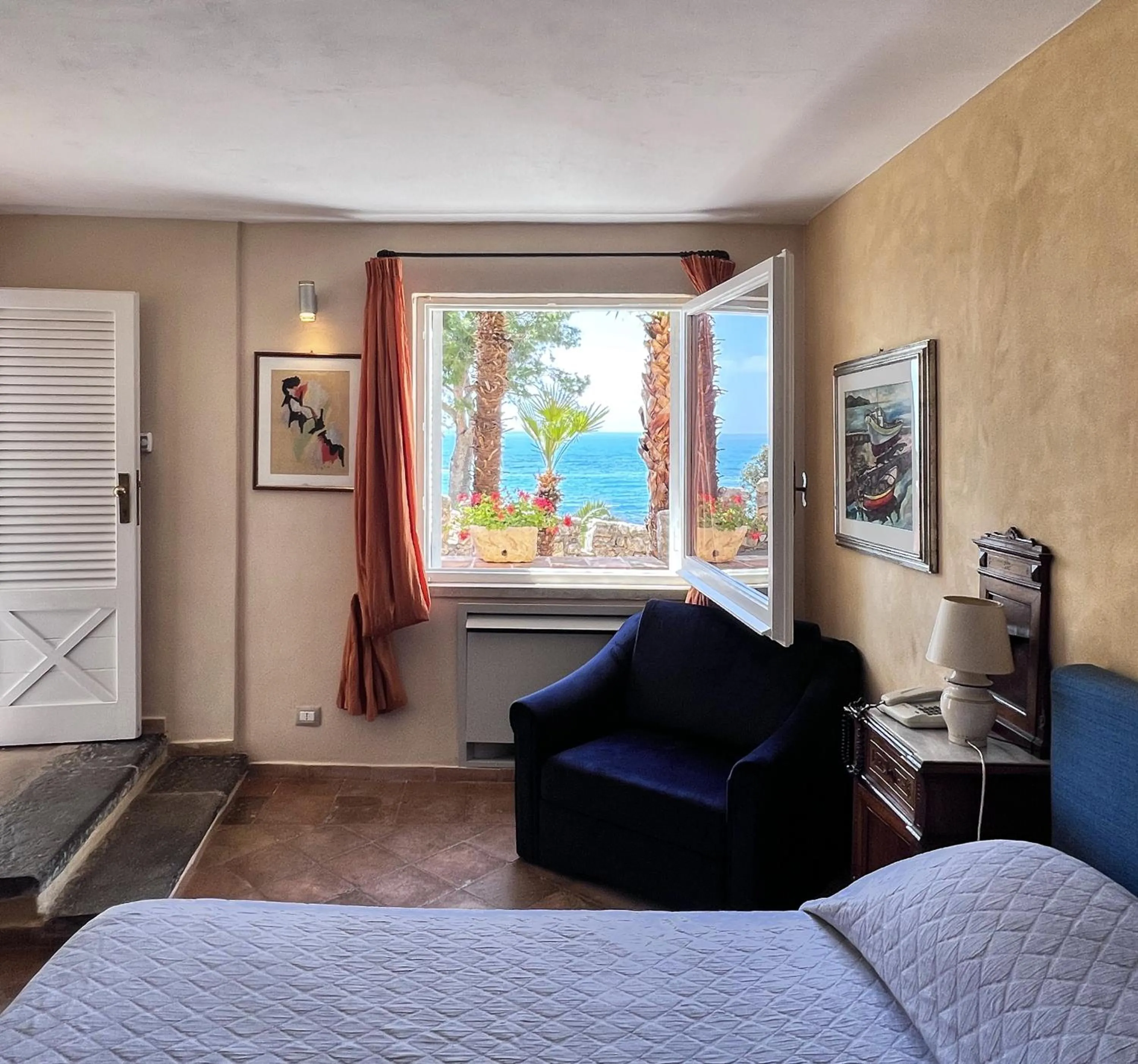 View (from property/room), Bed in Aeneas' Landing Resort