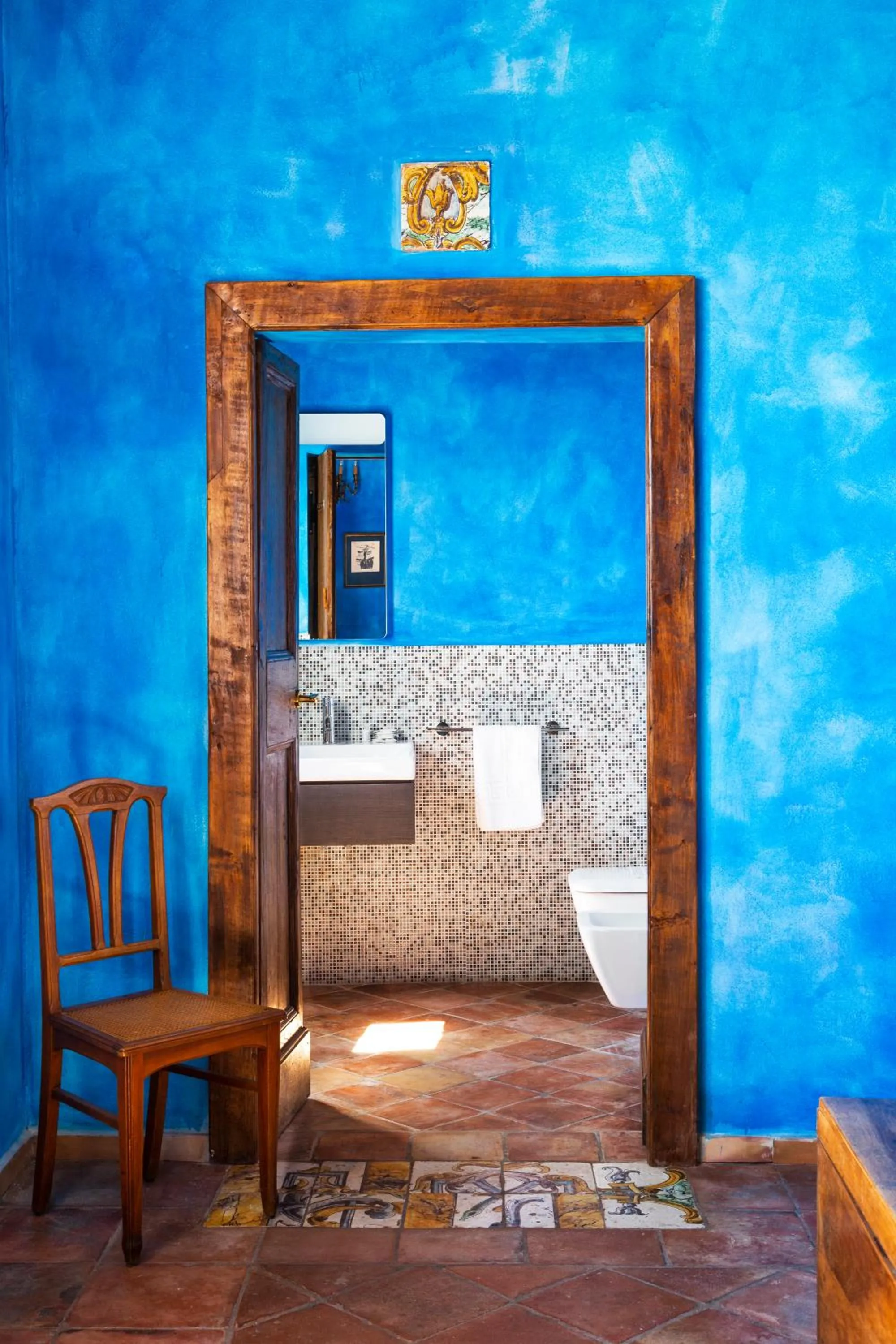 Bathroom, Bed in Aeneas' Landing Resort