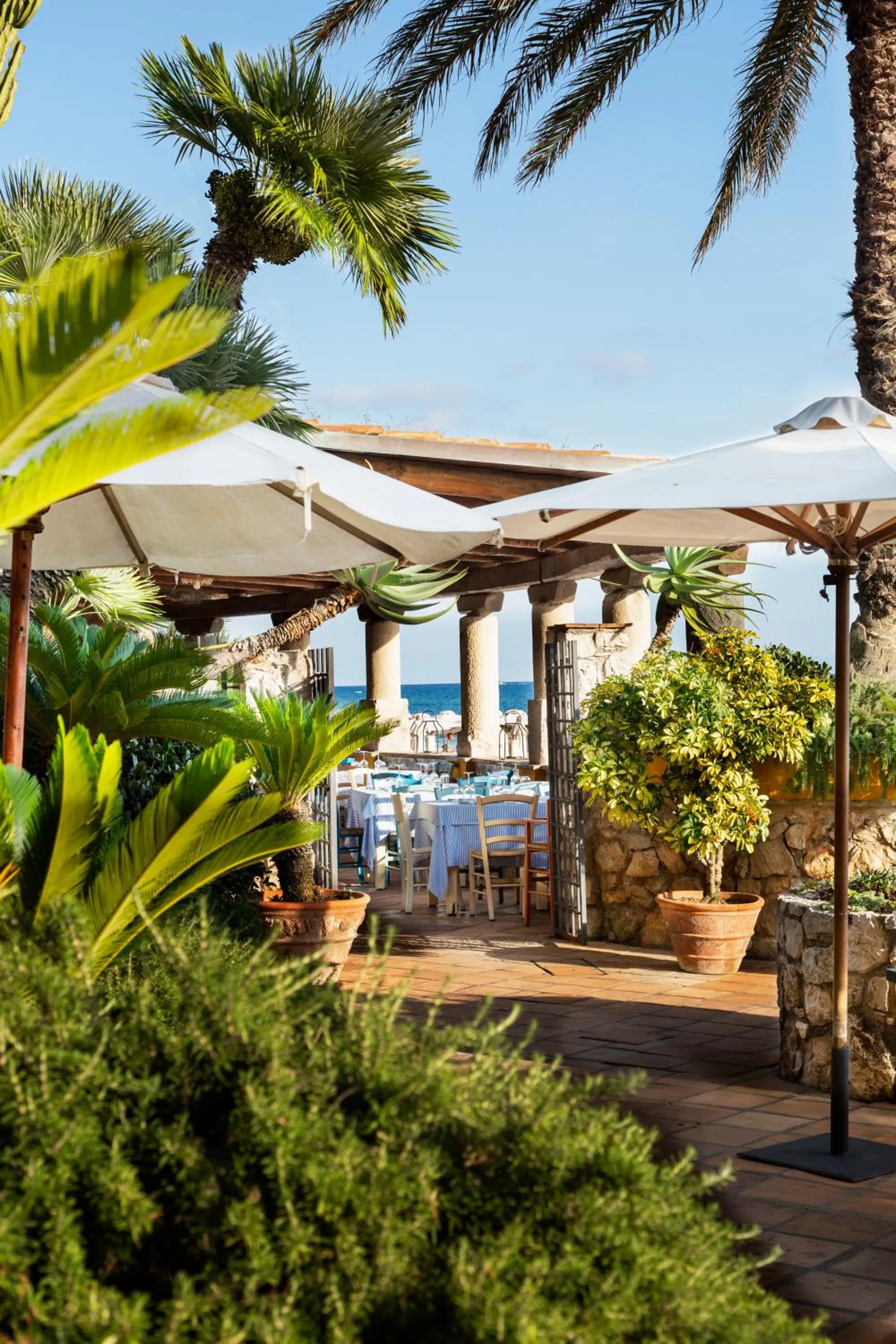 Restaurant/places to eat in Aeneas' Landing Resort