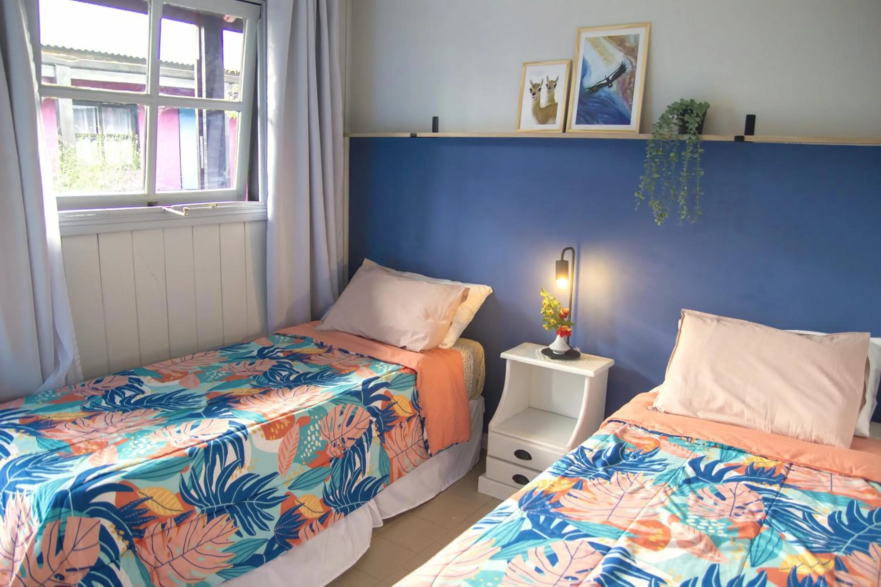 Twin Room with Private Bathroom - single occupancy in Lago Argentino Hostel