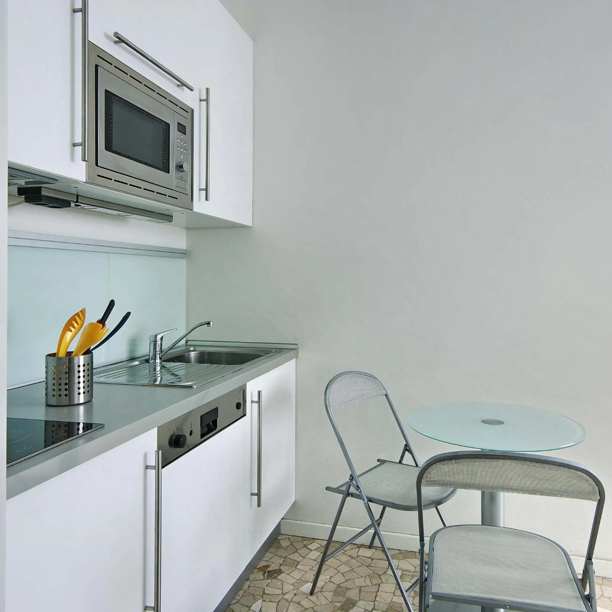 Meals in Milan Apartment Rental