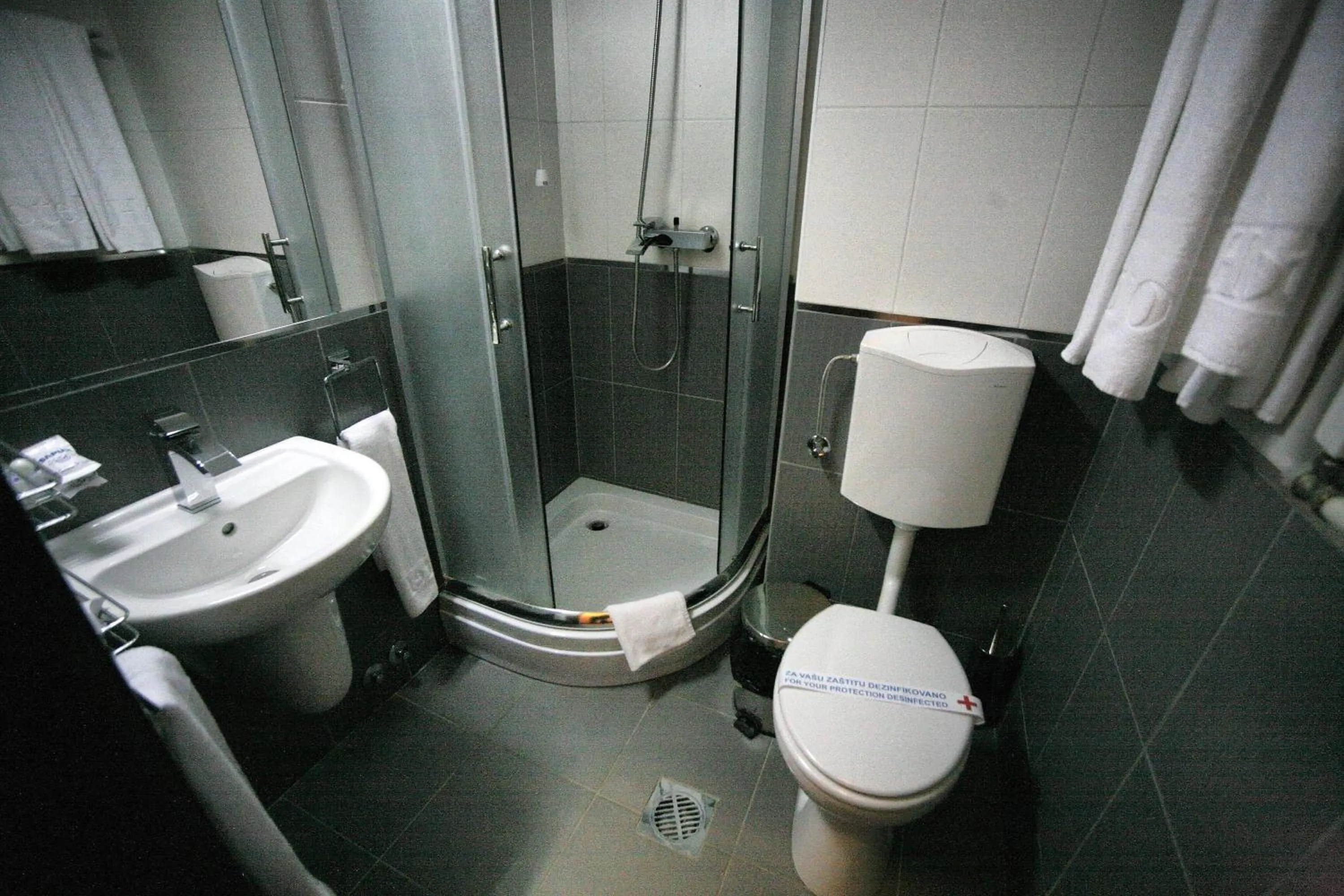 Bathroom in Golden Inn Hotel