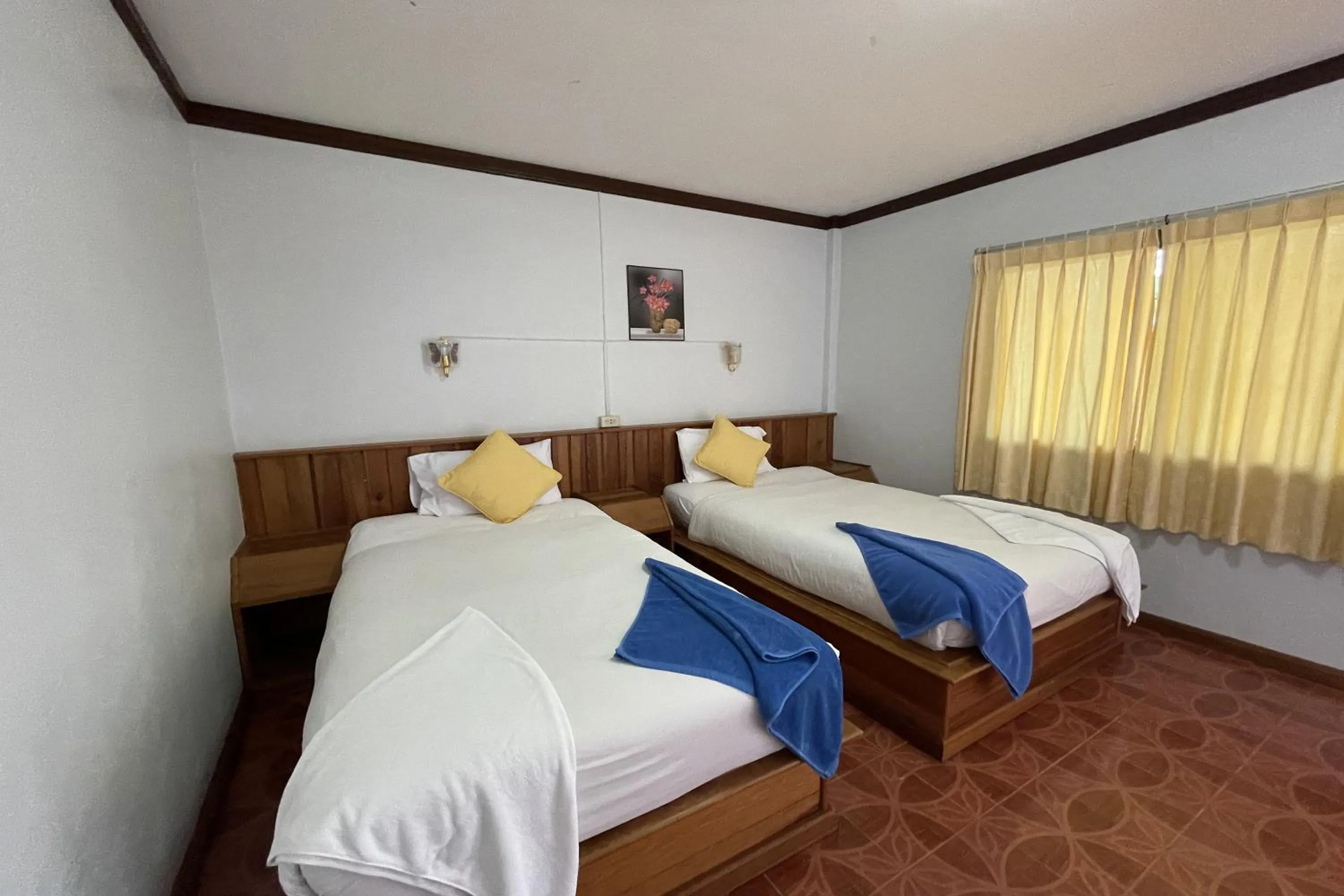 Bedroom, Bed in Sea Breeze Bungalow