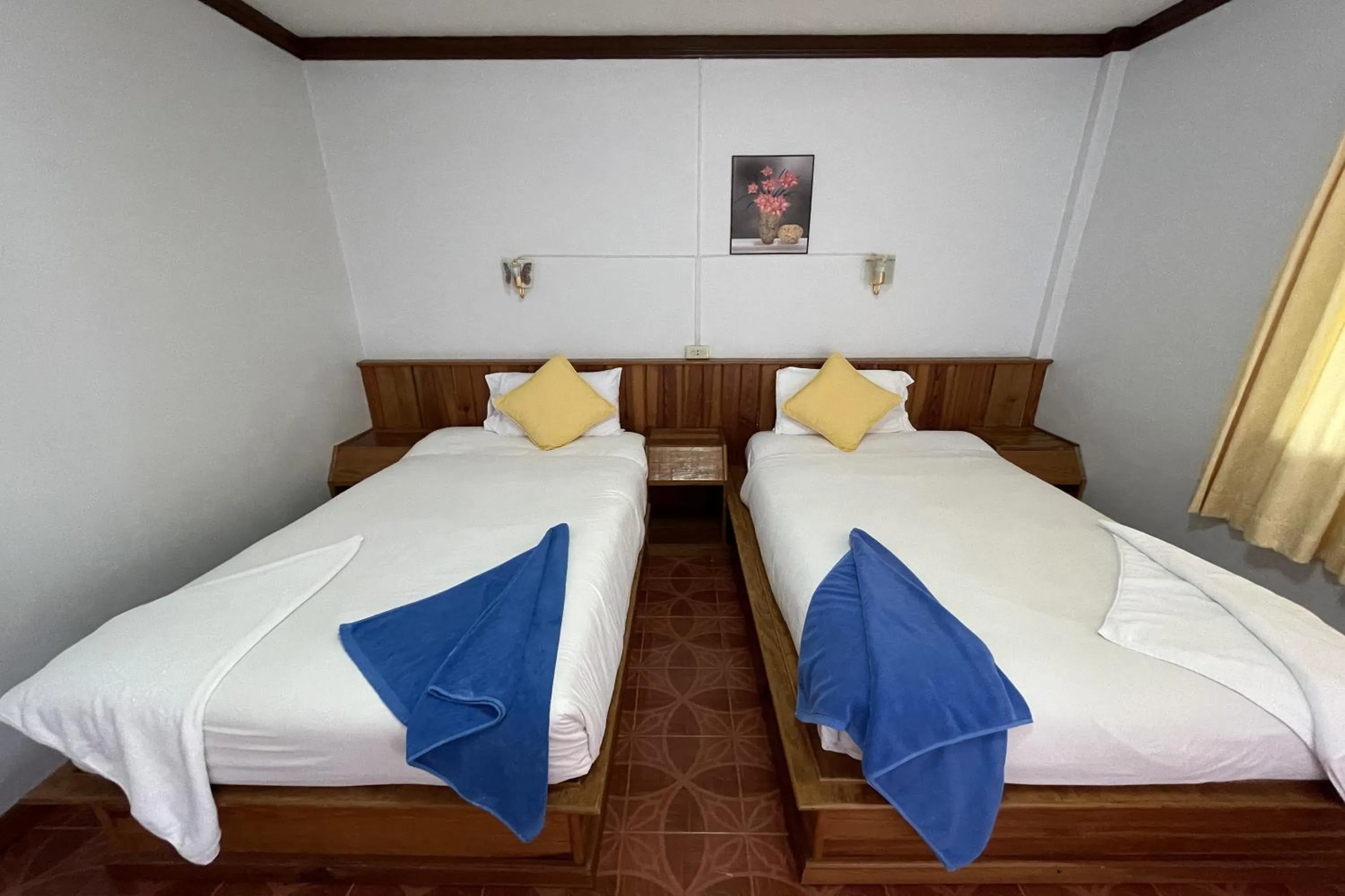 Bedroom, Bed in Sea Breeze Bungalow
