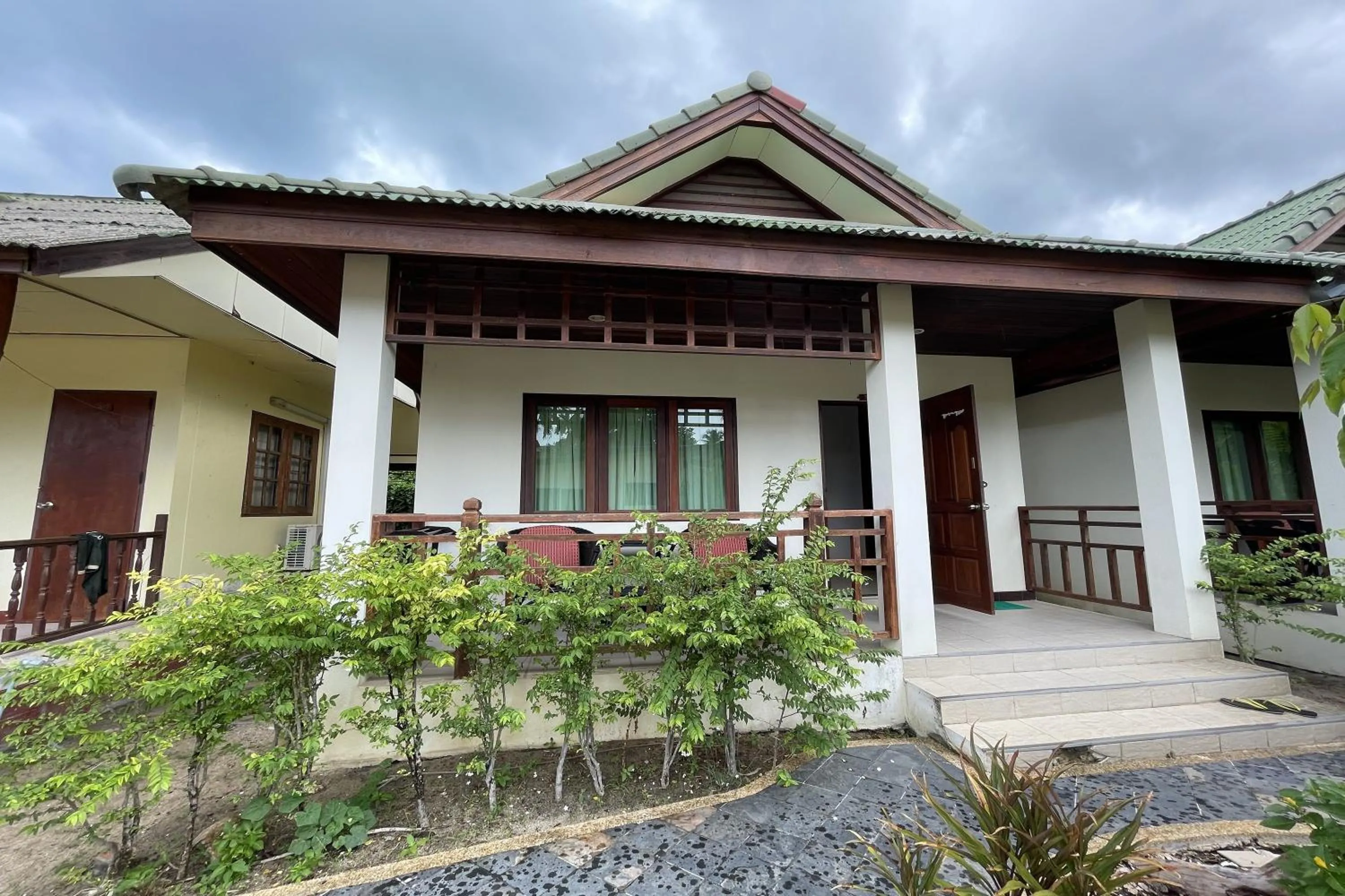 Property building in Sea Breeze Bungalow