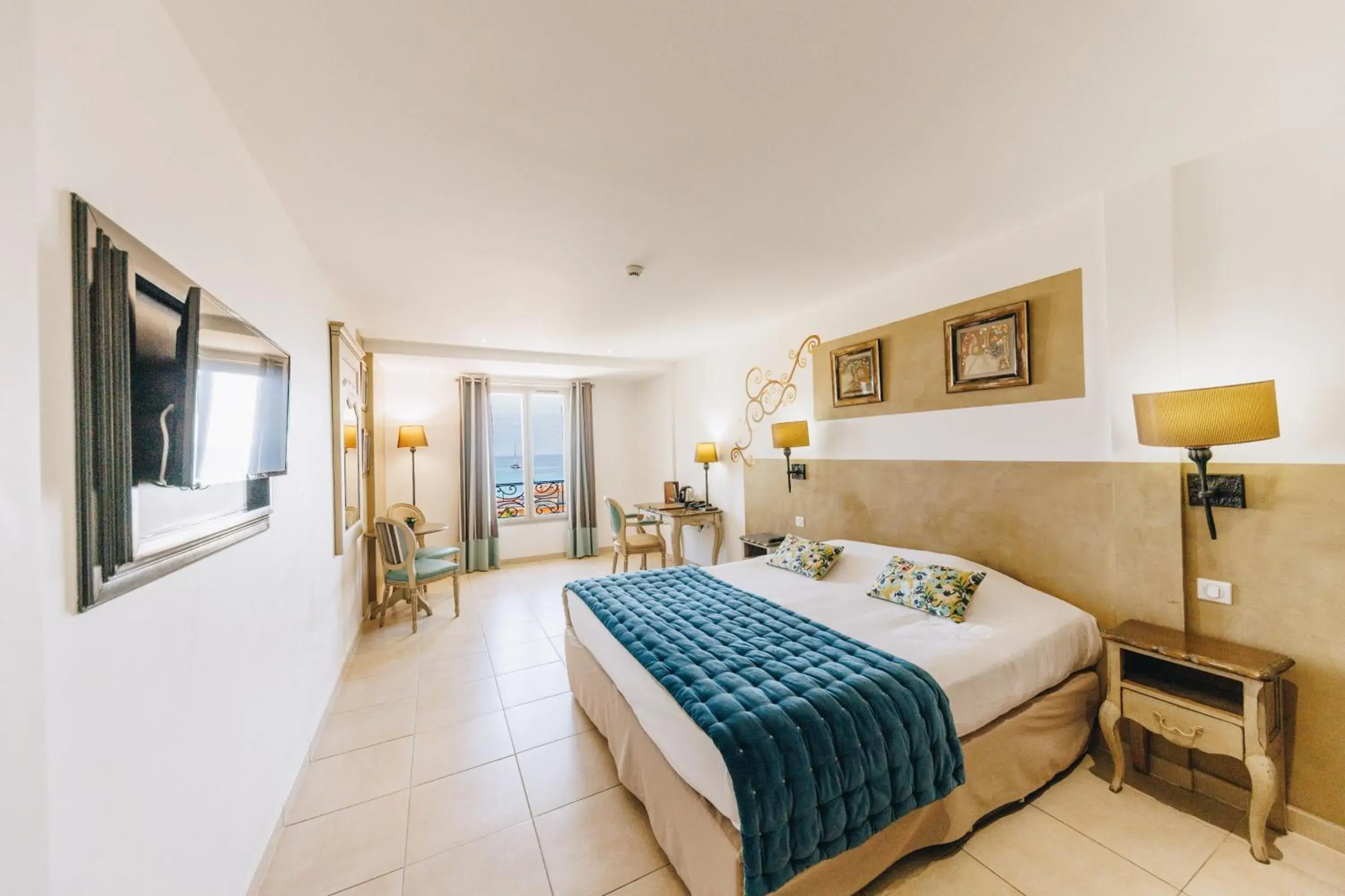 Bedroom, Bed in Hôtel Liberata & Spa Bedroom, Bed in Hôtel Liberata & Spa