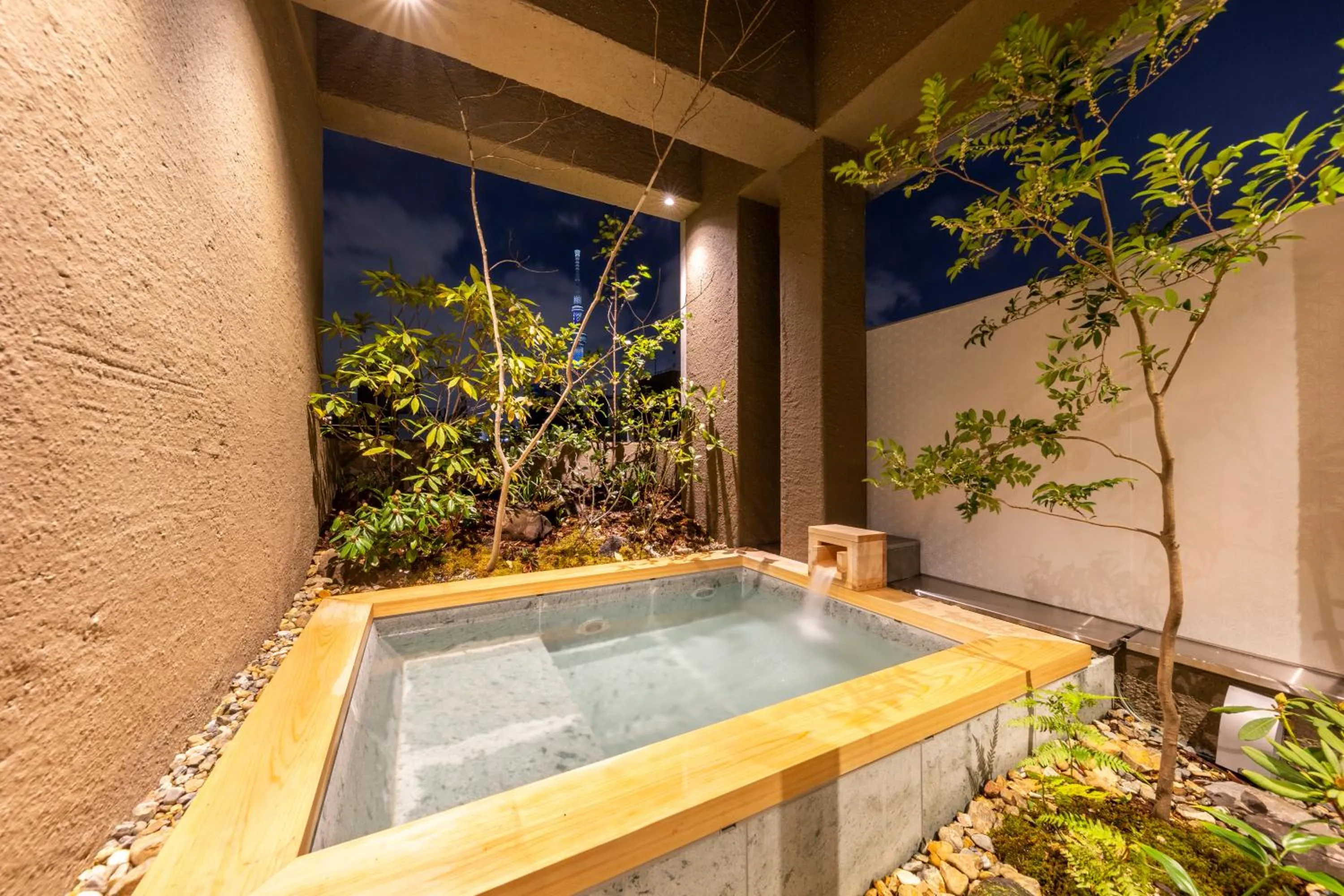 Open Air Bath in cyashitsu ryokan asakusa