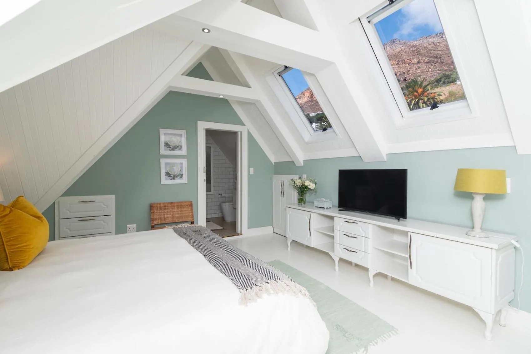 Bed in The Willets Boutique Hotel in Simon's Town