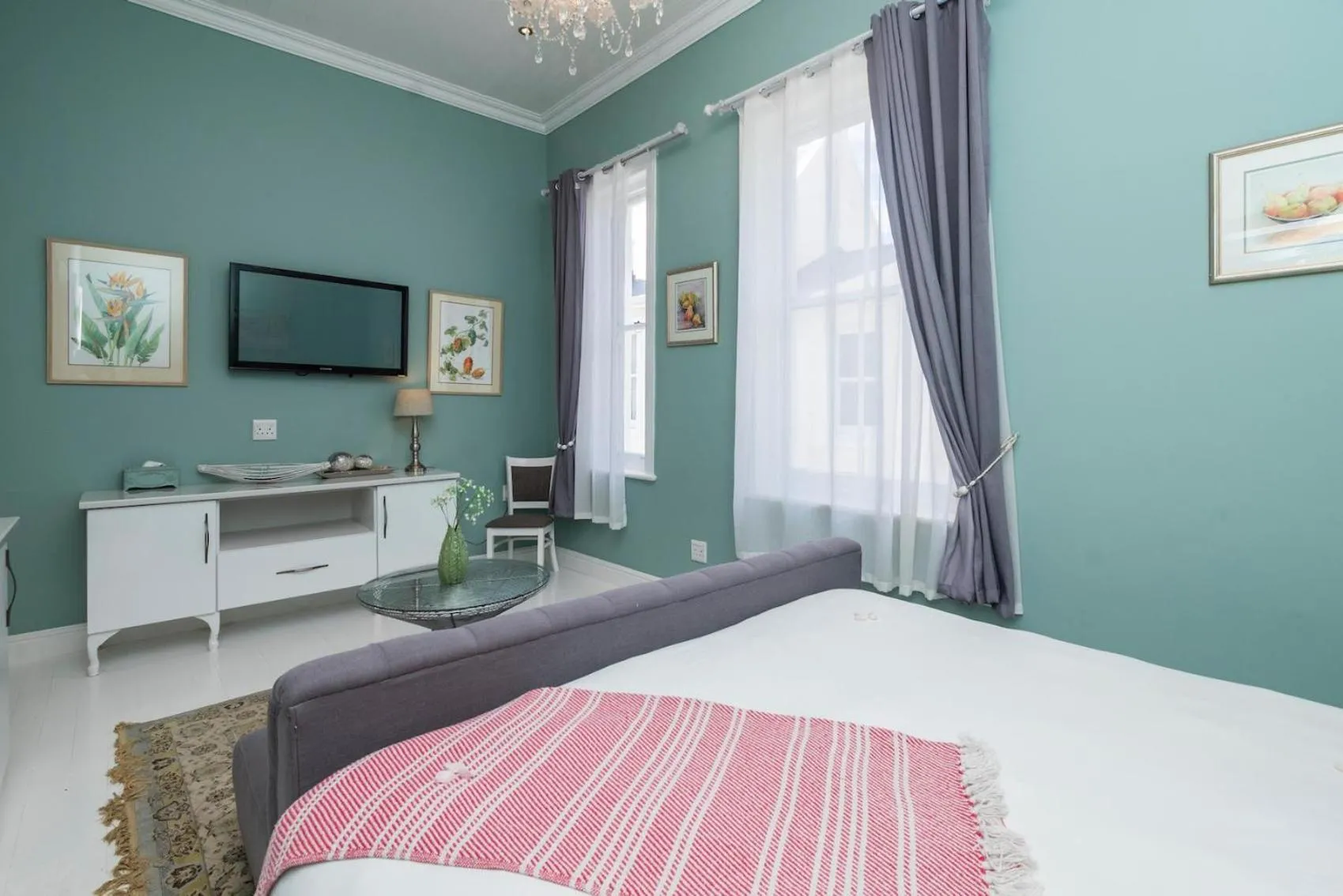 Bed in The Willets Boutique Hotel