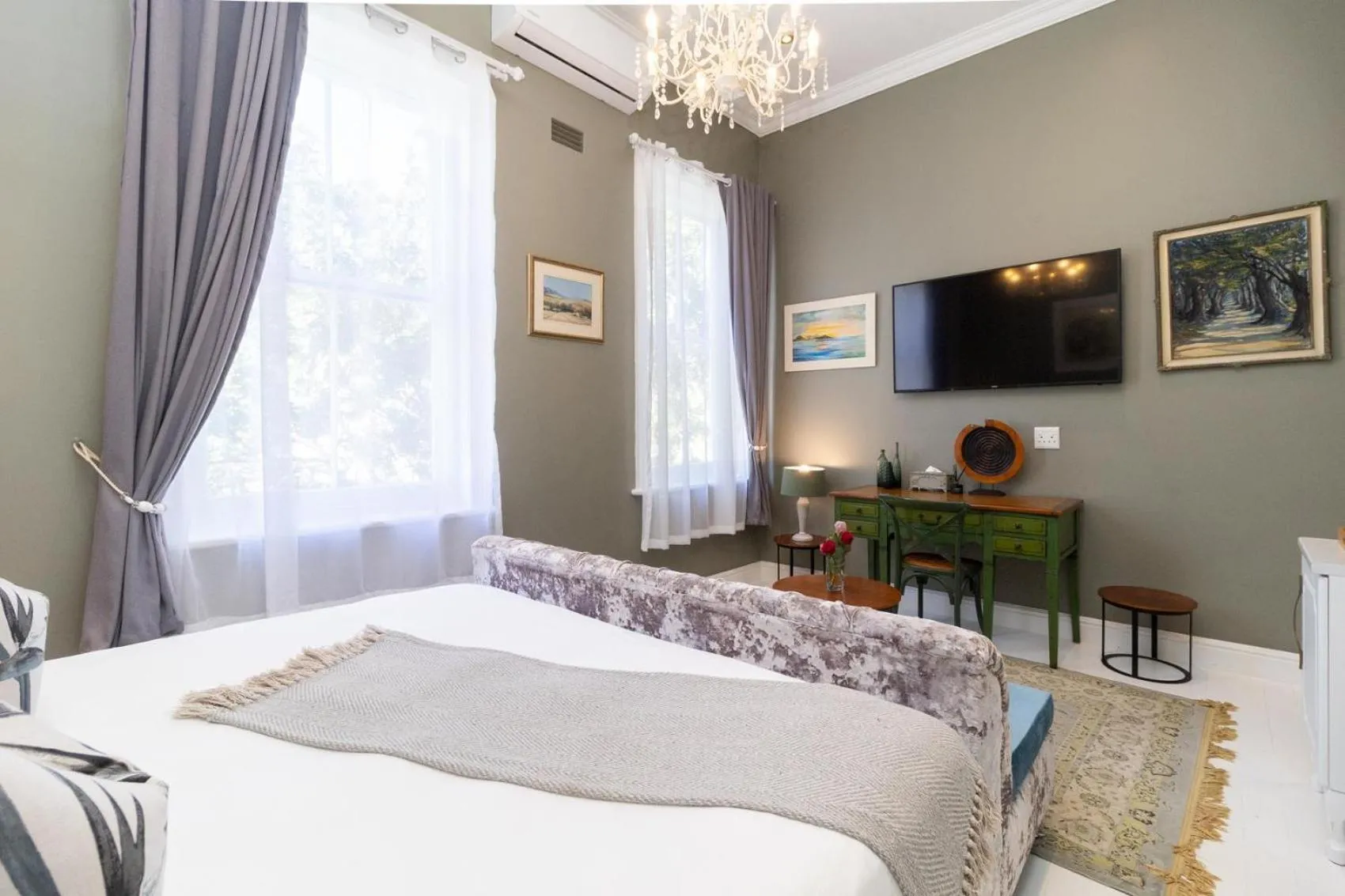 Bed in The Willets Boutique Hotel