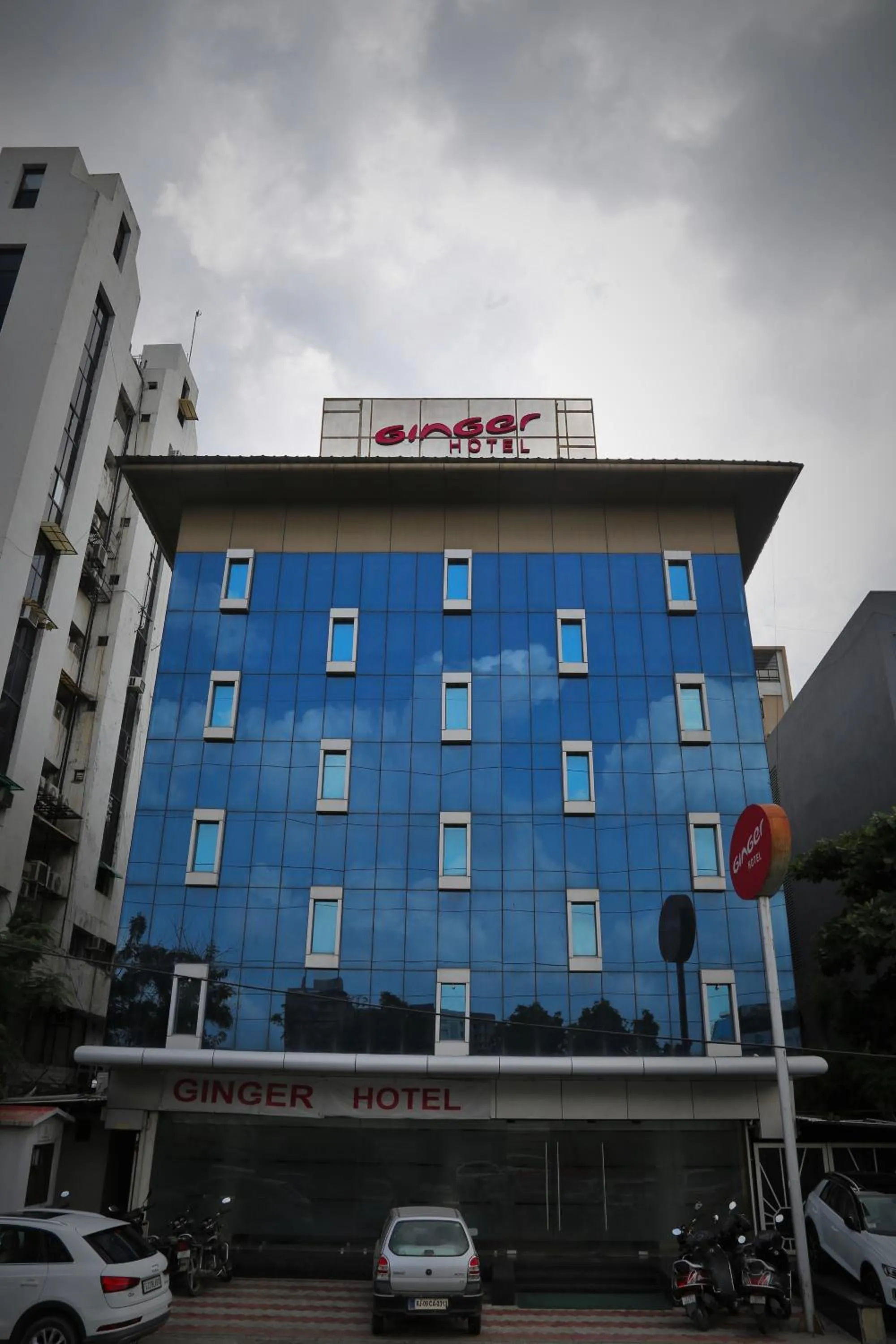 Bird&#x27;s eye view in Ginger Ahmedabad, Satellite