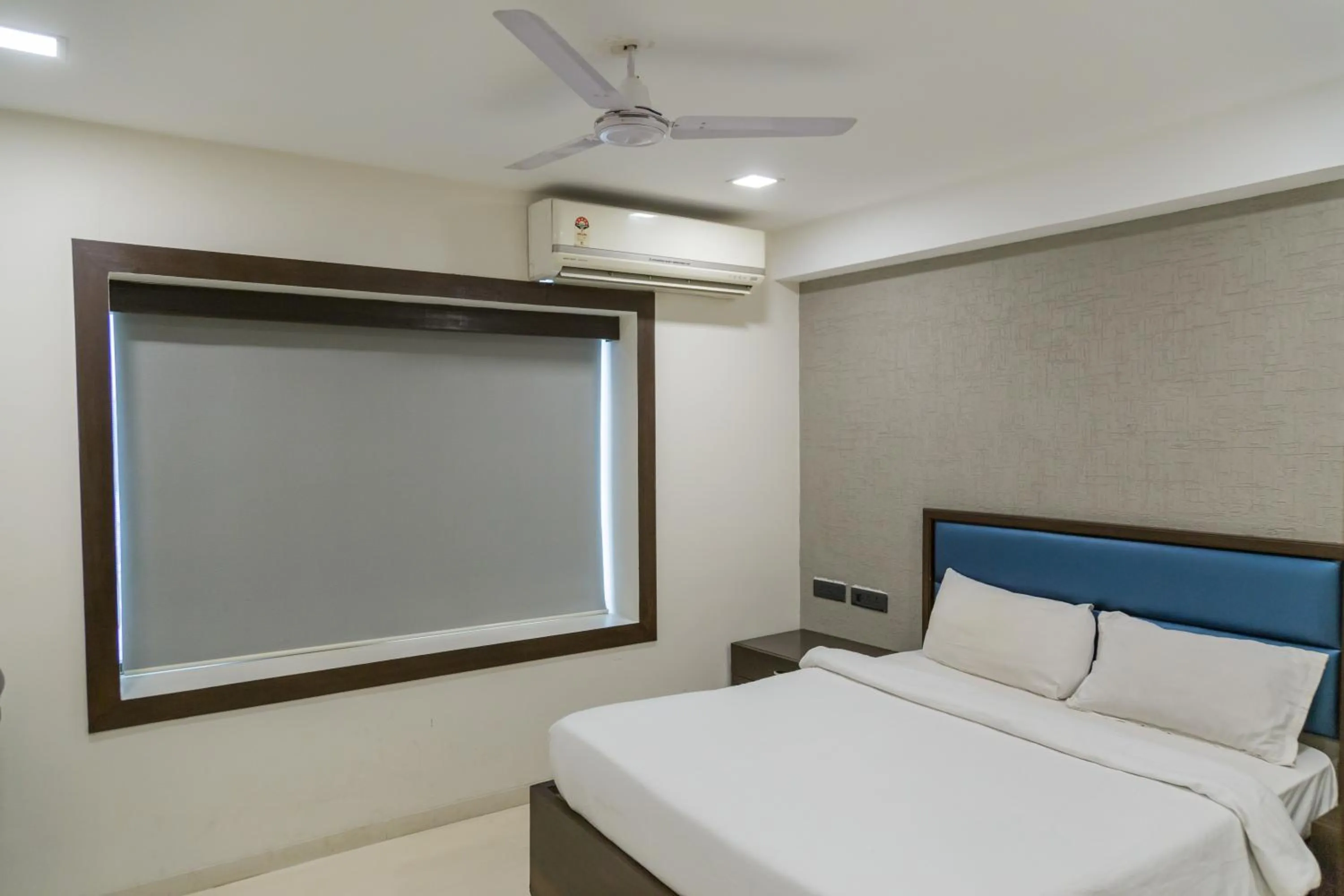 Bed in Ginger Ahmedabad, Satellite