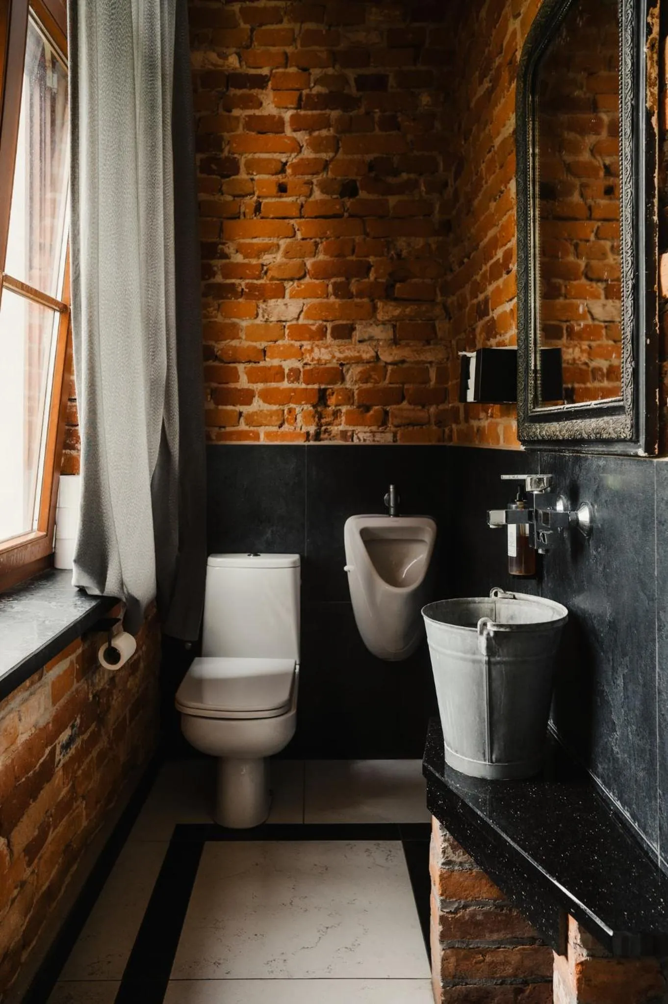 Folwark Wielka Wieś - Pałac pod Dębem