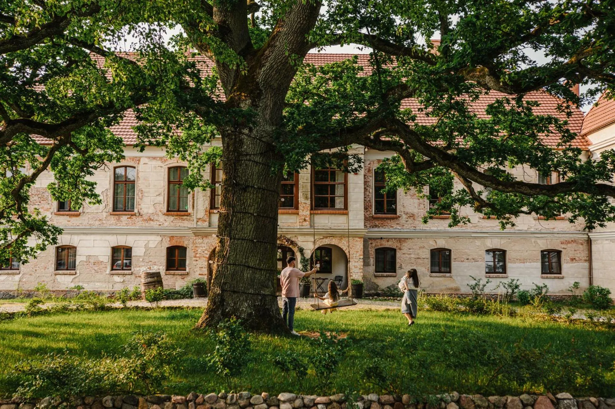 Folwark Wielka Wieś - Pałac pod Dębem