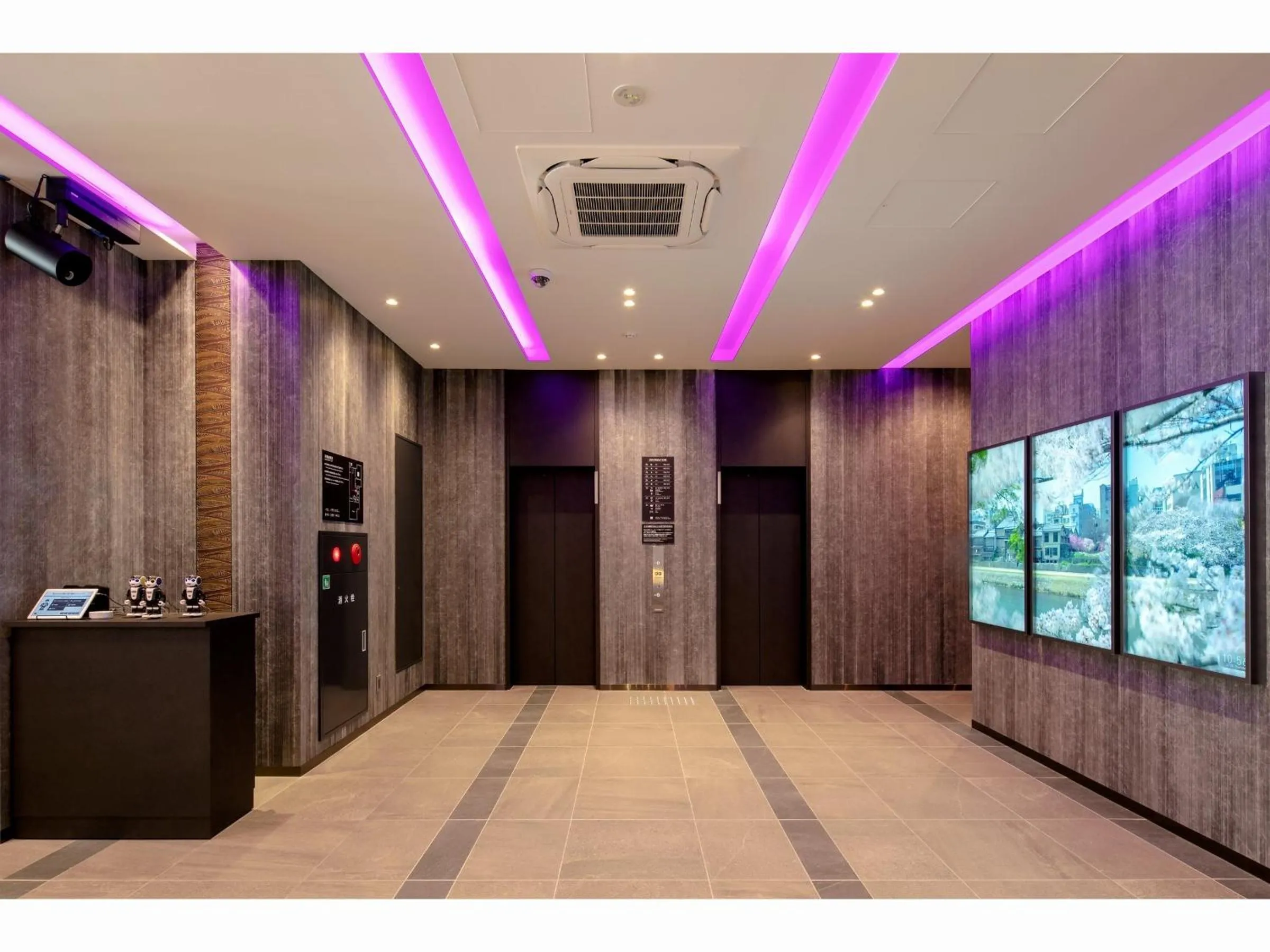 Lobby or reception in Henn na Hotel Kyoto Hachijoguchi