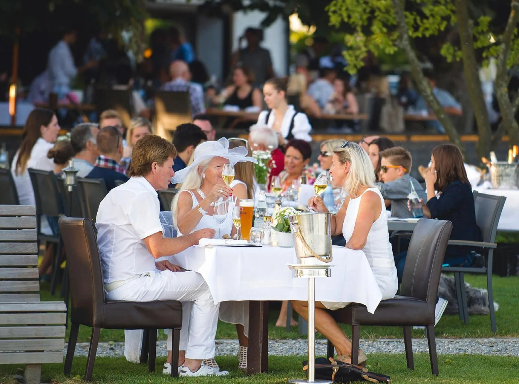Restaurant/places to eat in Hotel Heinzler am See