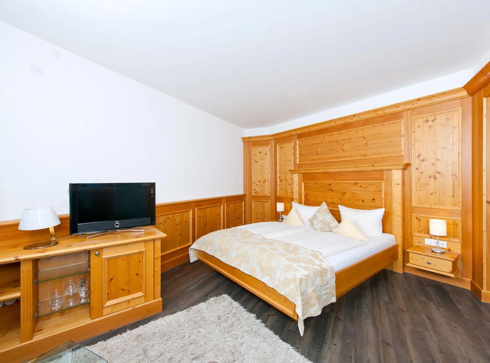 Photo of the whole room, Bed in Hotel Heinzler am See