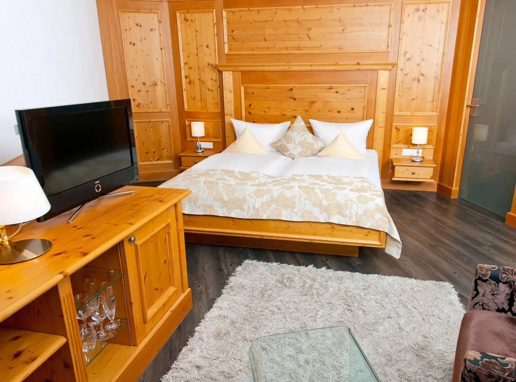 Bedroom, Bed in Hotel Heinzler am See