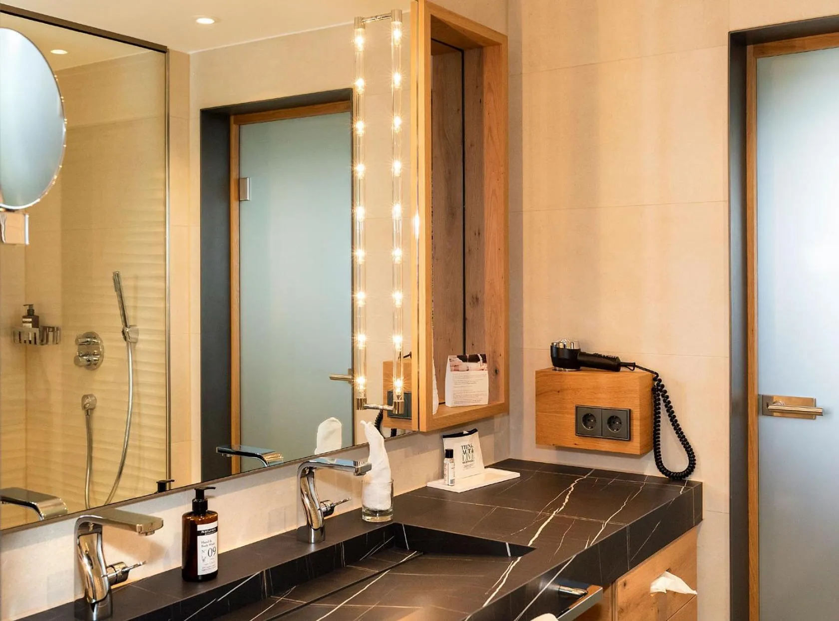 Bathroom in Hotel Heinzler am See